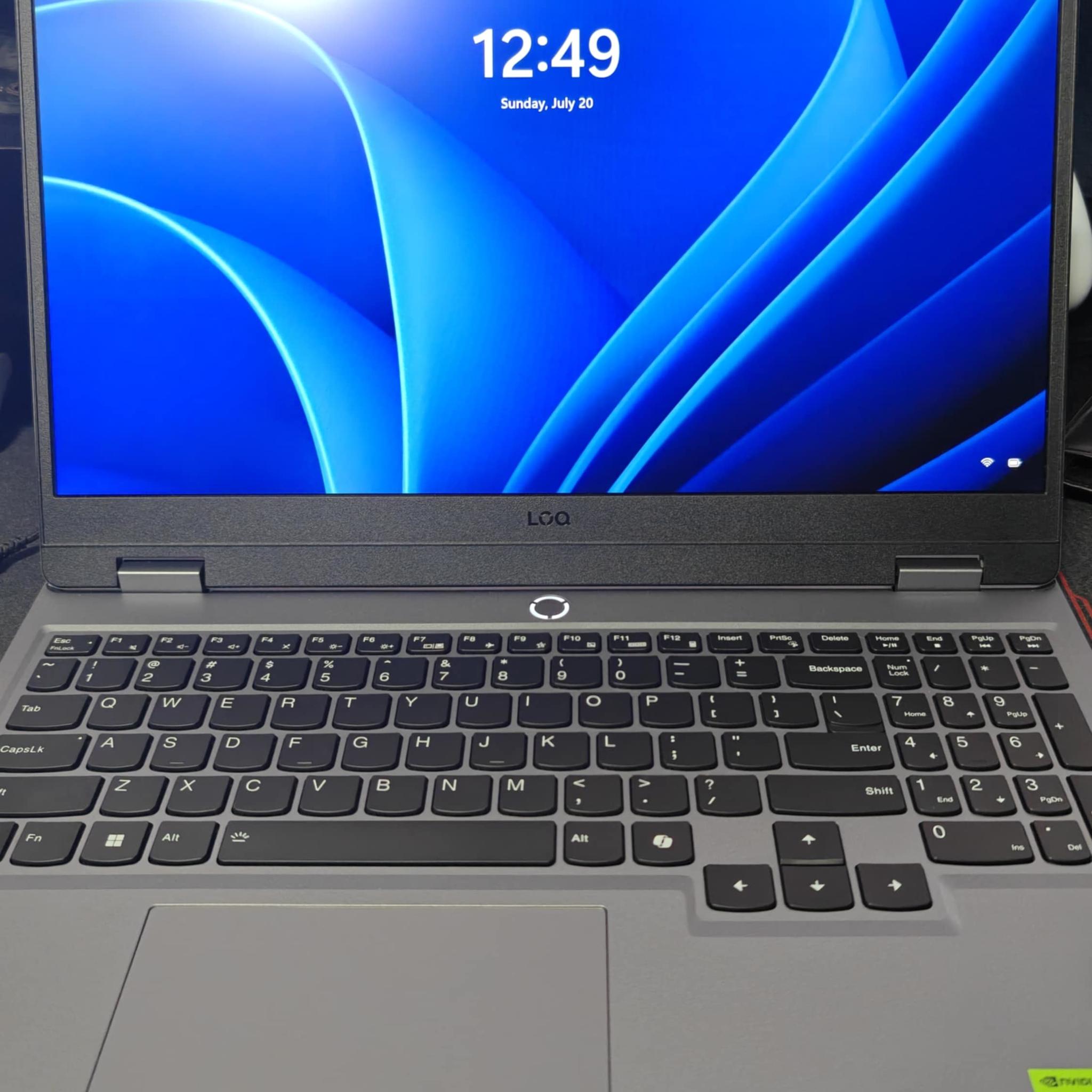 Gaming Laptop 15.6'' - Lenovo LOQ 15AHP9