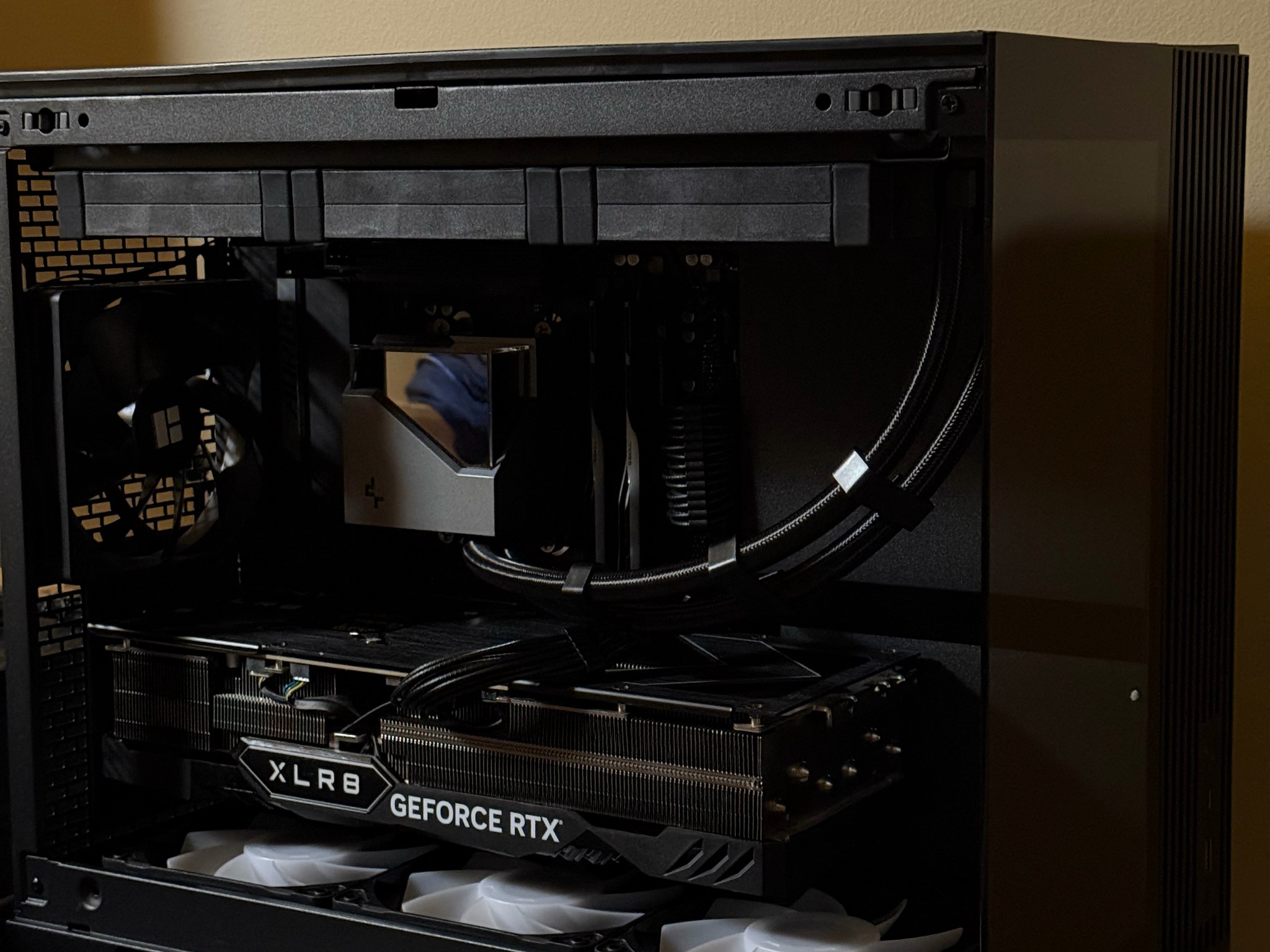 RTX 4080 Super | 32GB DDR5 | 2TB NVMe SSD | Ryzen 5 7600X Gaming PC
