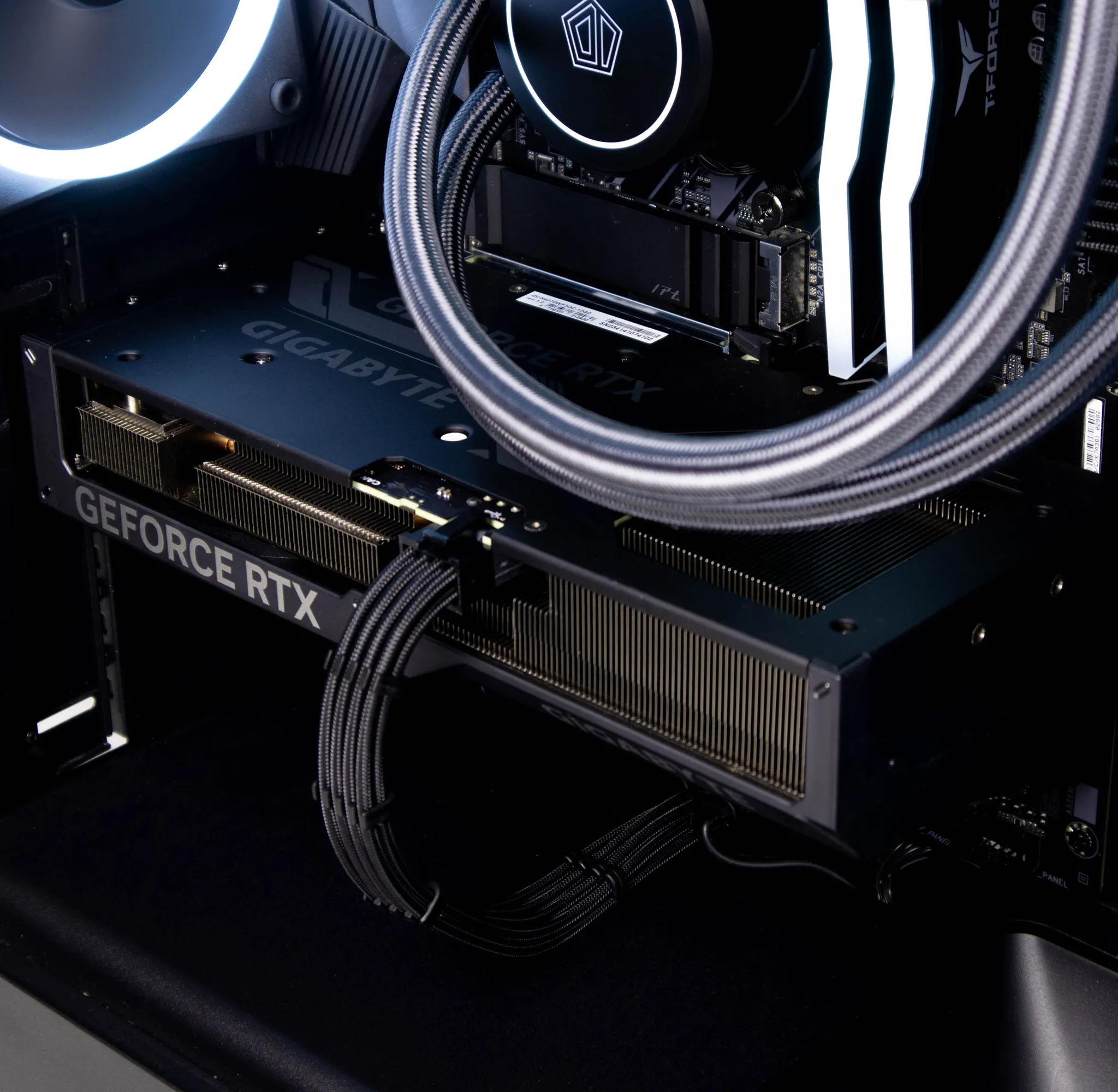 ~Flow~ (RTX 4070 | Ryzen 7 5800X | 32gb RAM)