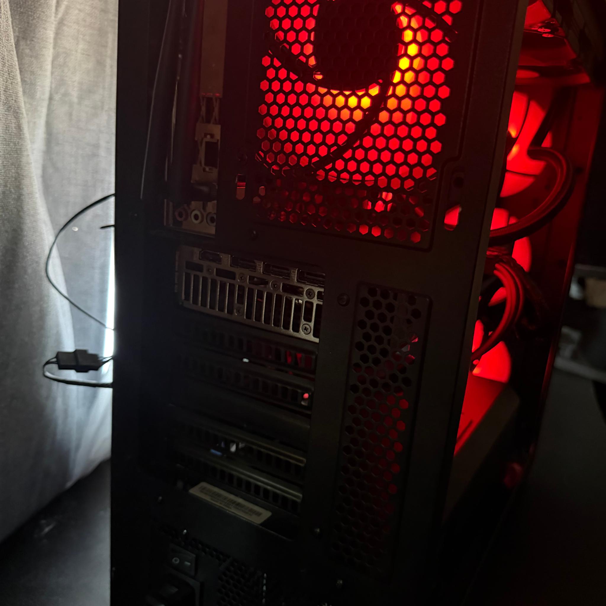 Custom 4k Gaming Pc!| 9070XT | 32GB RAM | Ryzen 7 |