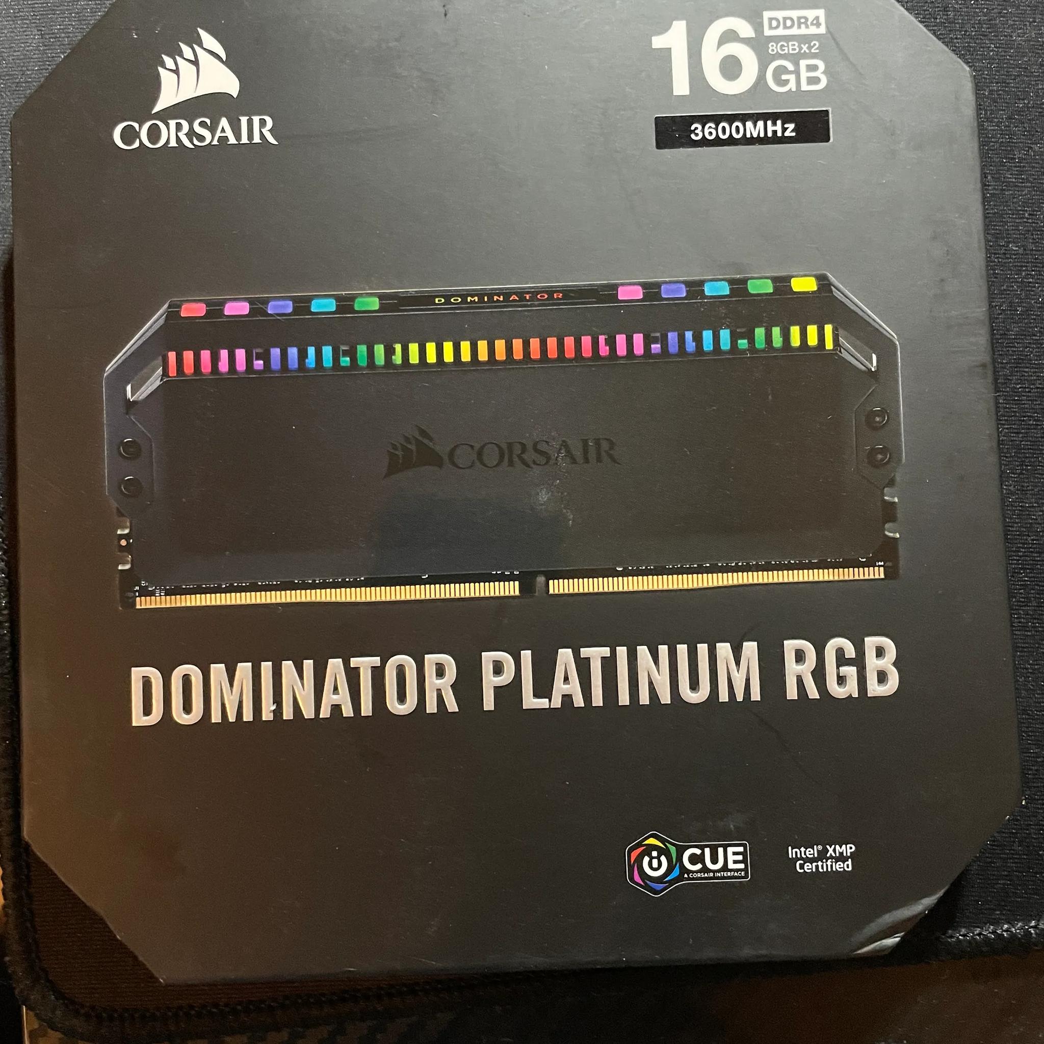 CORSAIR DOMINATOR PLATINUM RGB 16GB (2x8GB) DDR4 3600 (PC4-28800) C18 1.35V