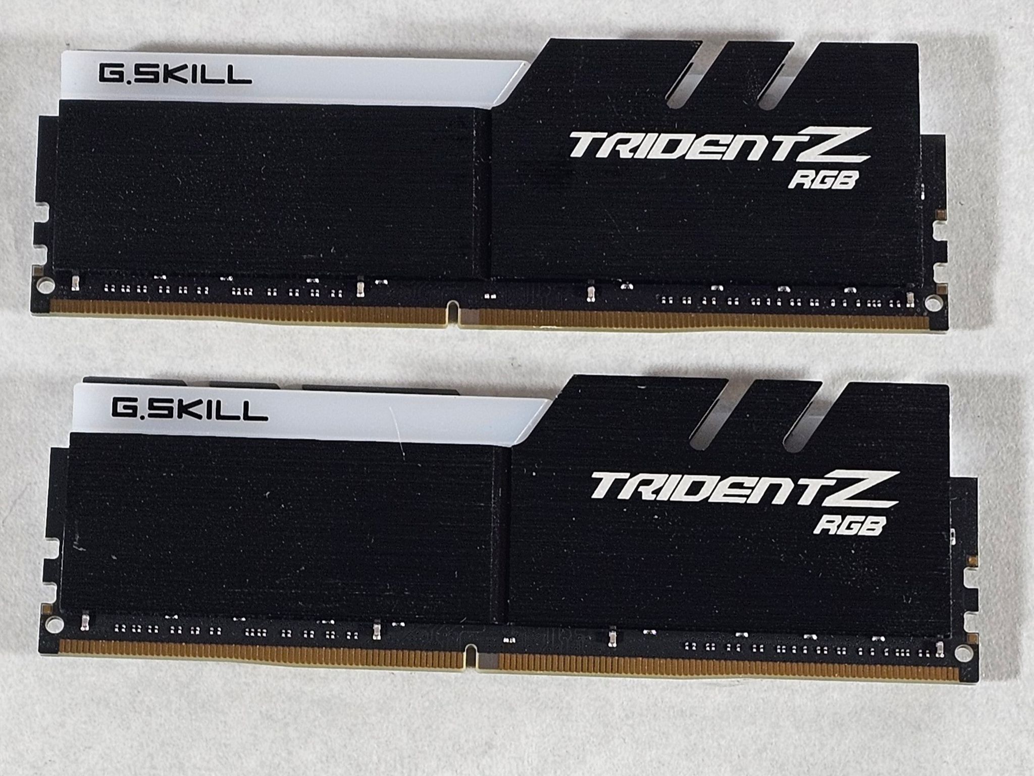 32GB DDR4 (2x16GB) RAM CL16 3200MT/s G.Skill Trident Z RGB