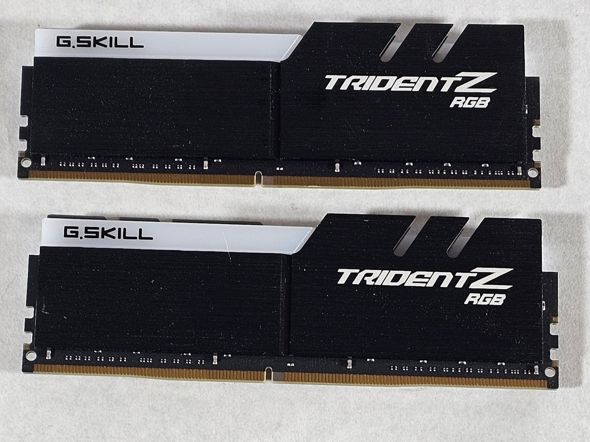 32GB DDR4 (2x16GB) RAM CL16 3200MT/s G.Skill Trident Z RGB