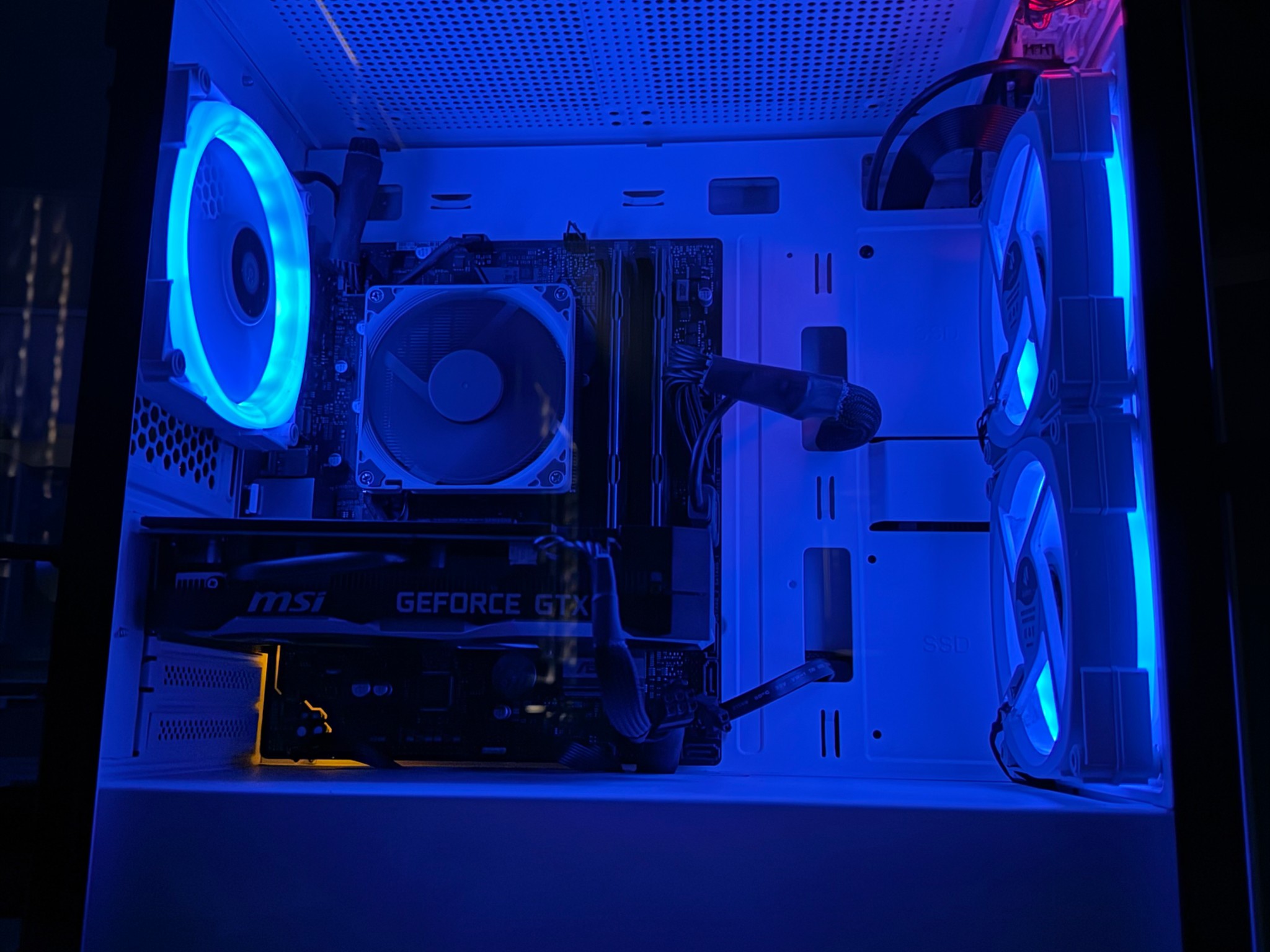 WHITE SHADOW i5 9400f 1660 ti 1.5tb ssd