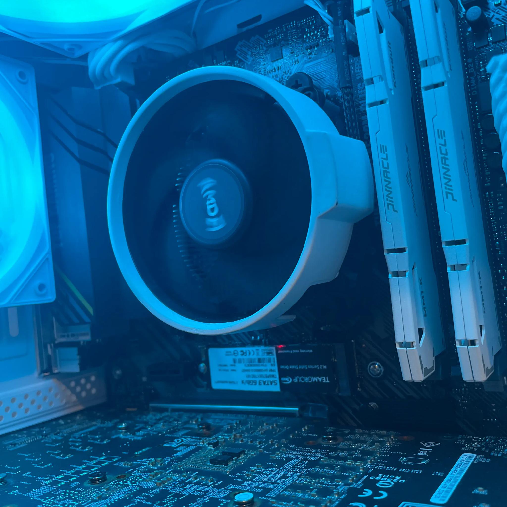 White Custom Gaming PC, Ryzen 5 5500, GTX 1060 6GB, 1TB Nvme, 16 GB RAM
