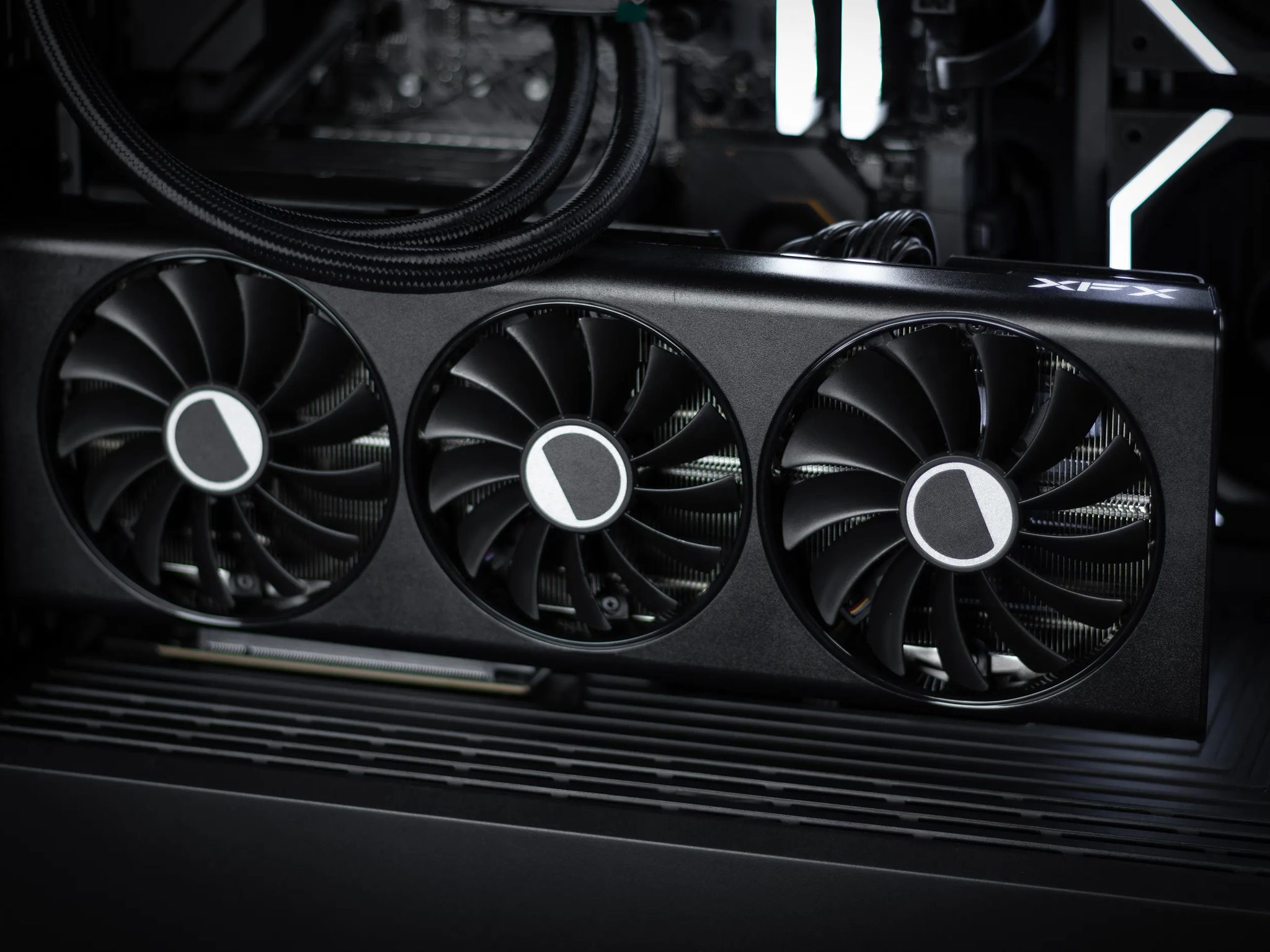 “DeuxDarc-Pro” RX 7900 GRE Ryzen 7 32GB Windows 11 Pro 2TB Workstation Gaming PC
