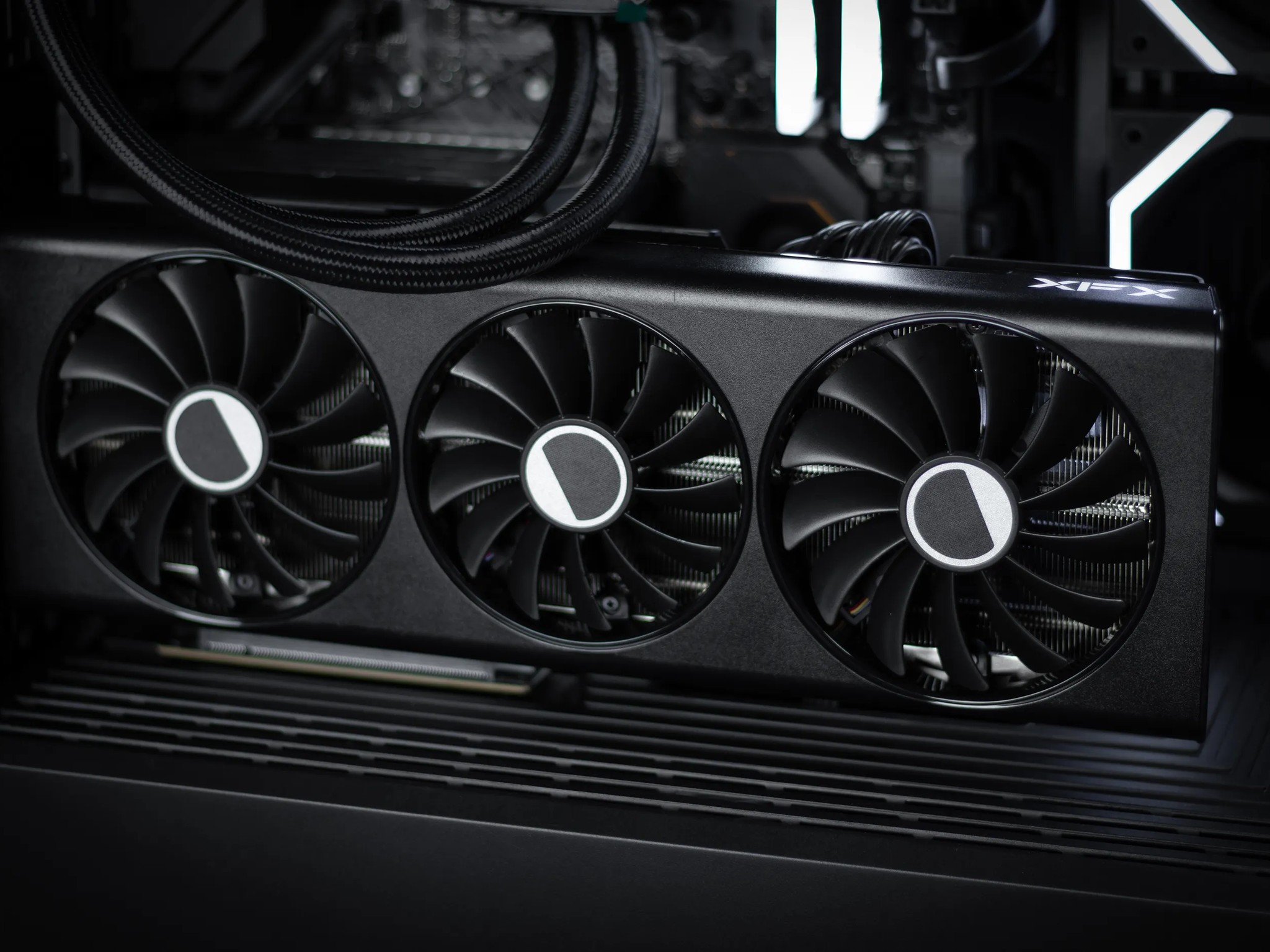 “DeuxDarc-Pro” RX 7900 GRE Ryzen 7 32GB Windows 11 Pro 2TB Workstation Gaming PC