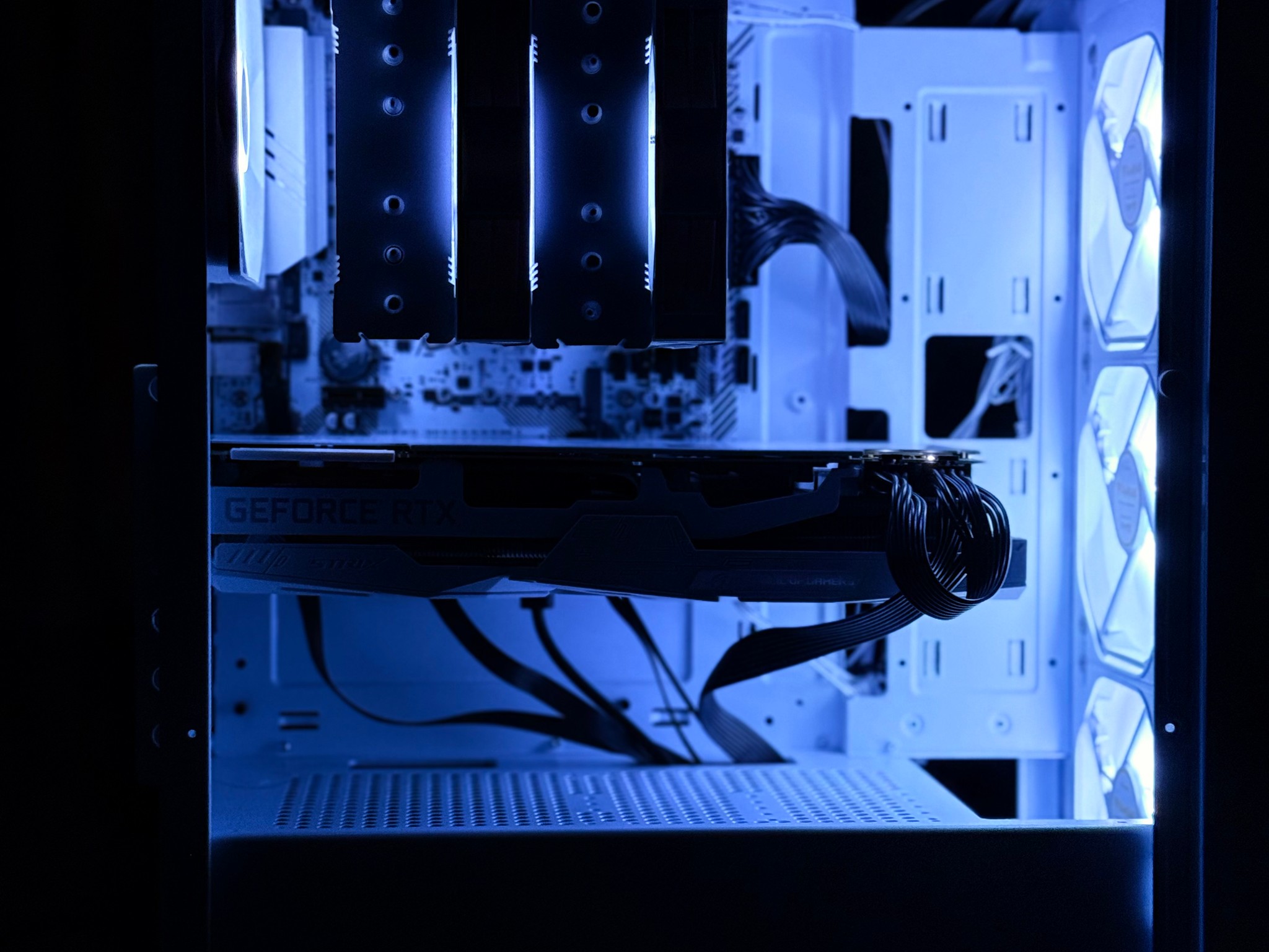 White RTX 2080 SUPER Gaming PC | Ryzen 5 3600 | RGB | Win 11 Pro