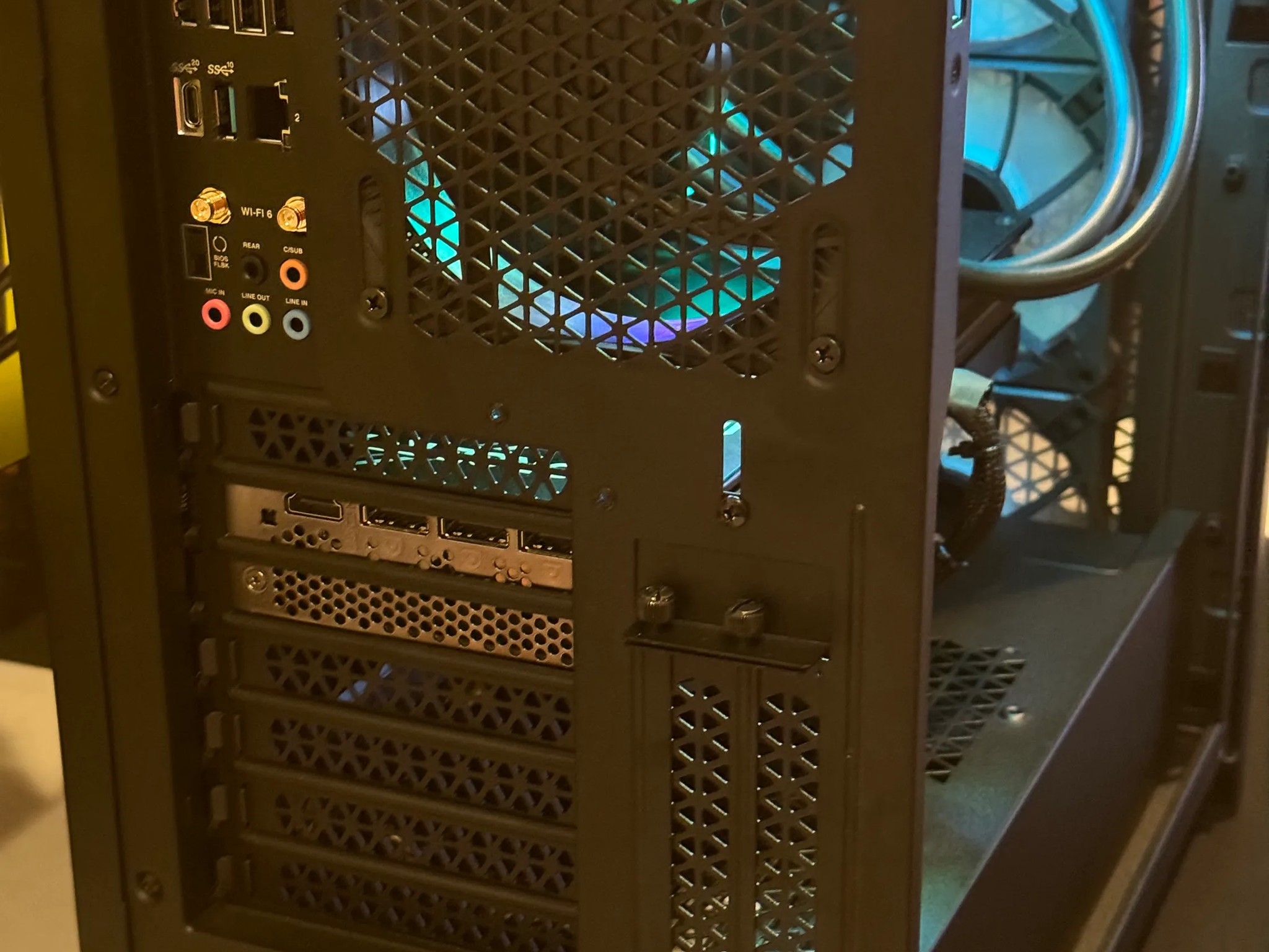 (New) Ryzen 7700x/4070ti gaming editing streaming pc