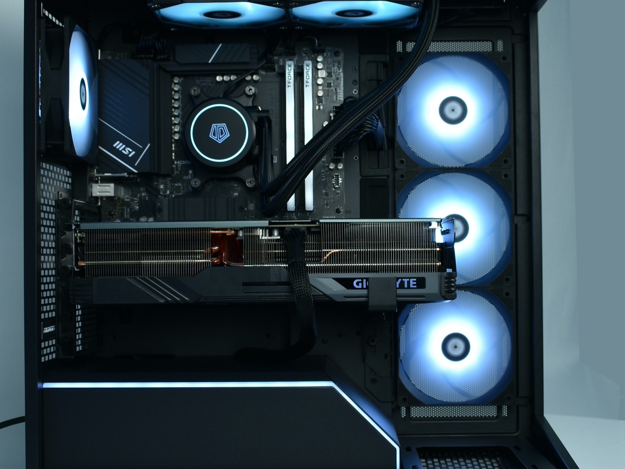 ⚡️GODLIKE⚡️ 1440p/4K Gaming/Streaming PC | Ryzen 7 9800X3D, AMD RX 9070 XT, 2TB SSD, 32GB DDR5 | B