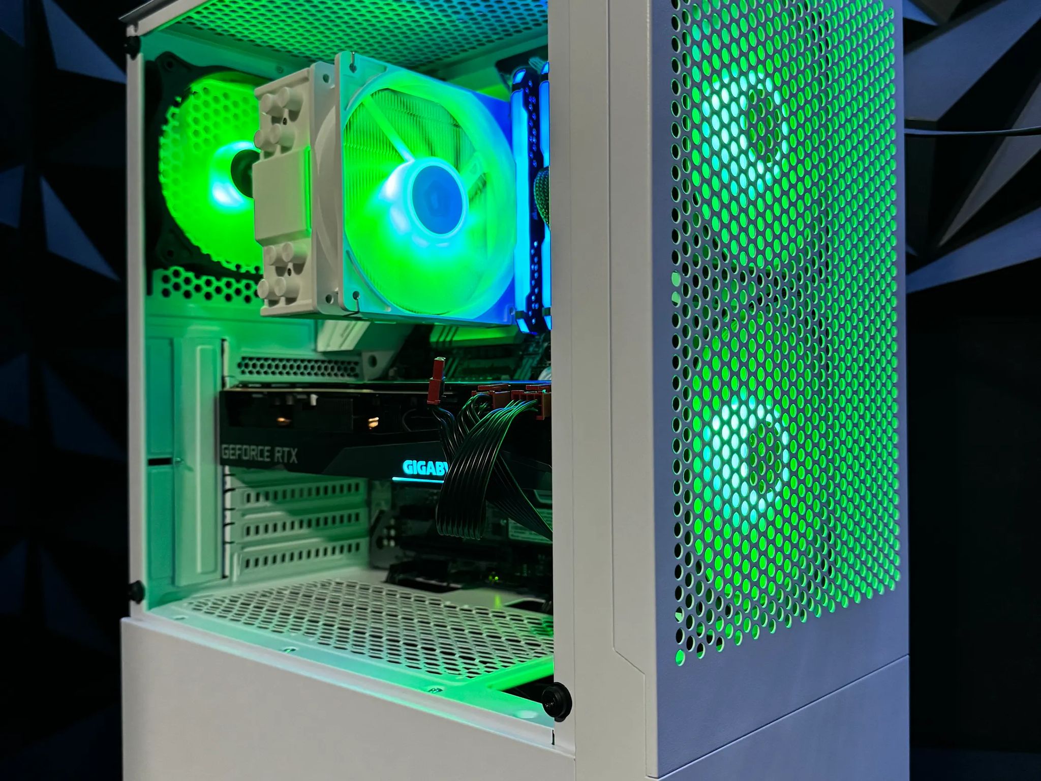 🥶Phantom Core🥶 |i7| RTX 3070 |32 GB RGB DDR4 3600MHz| 1.25 TB NVME| 4 TB HDD|