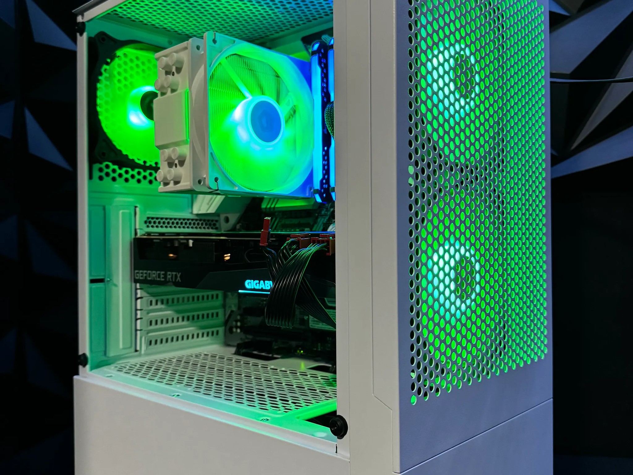 🥶Phantom Core🥶 |i7| RTX 3070 |32 GB RGB DDR4 3600MHz| 1.25 TB NVME| 4 TB HDD|