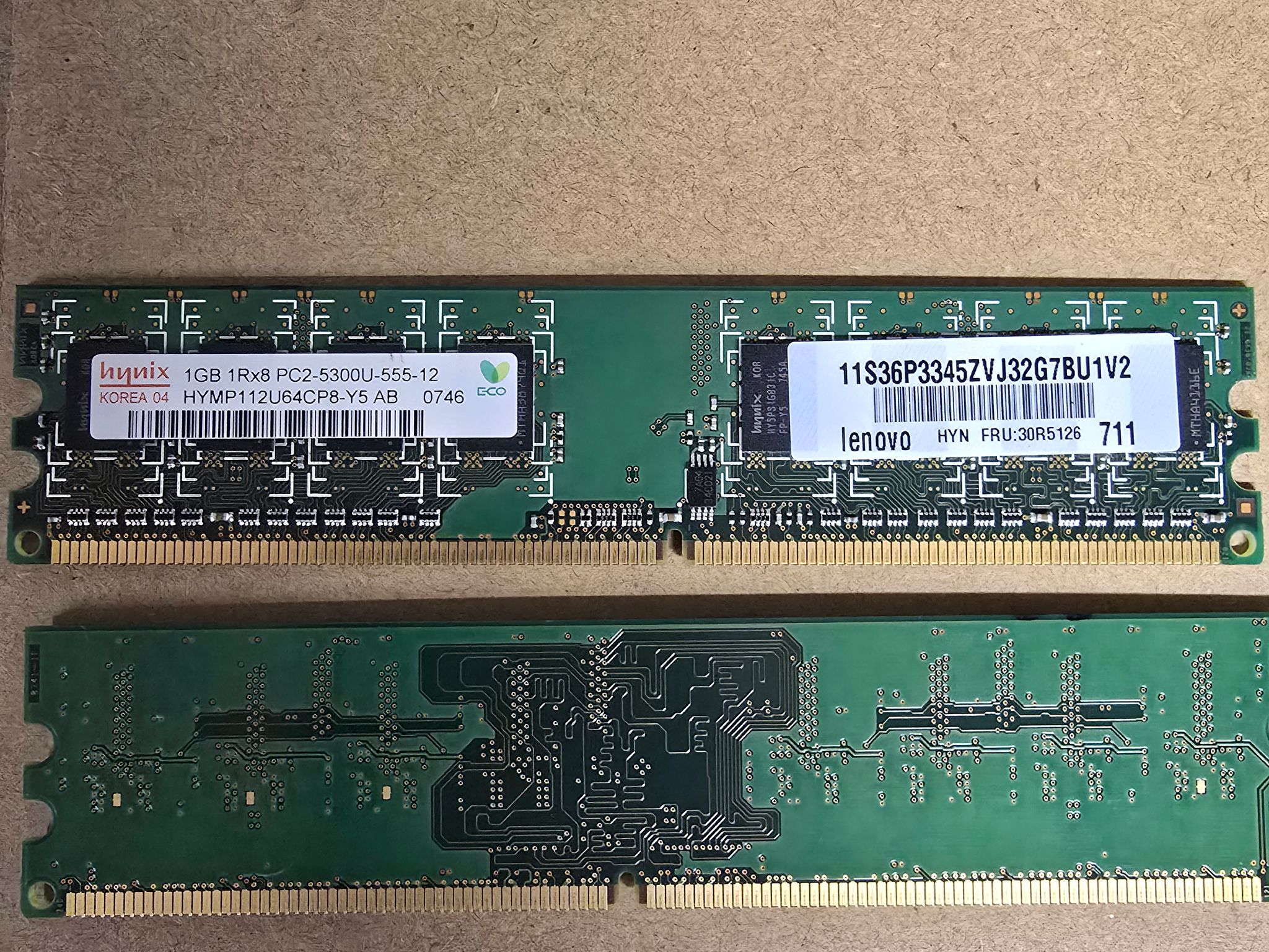 Hynix HYMP112U64CP8-Y5 AB-C PC2-5300 667MHZ 1GB x 2 DDR2 Memory 1Rx8 1GBx2 = 2GB