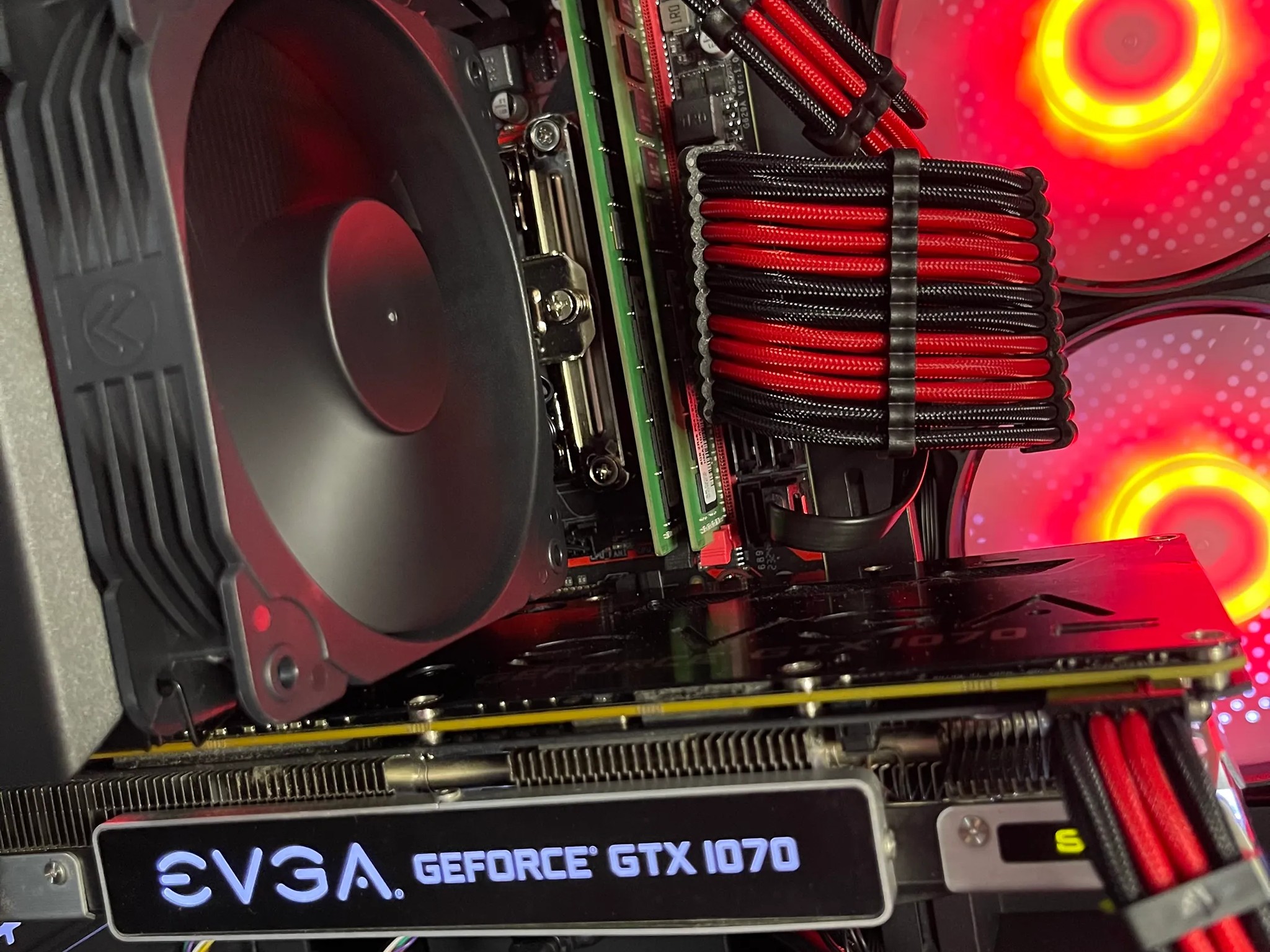 Red & Black 14C/28T Gaming PC (E5-2680 V4, 32GB RAM, GTX 1070, 512GB NVME/1TB HDD)