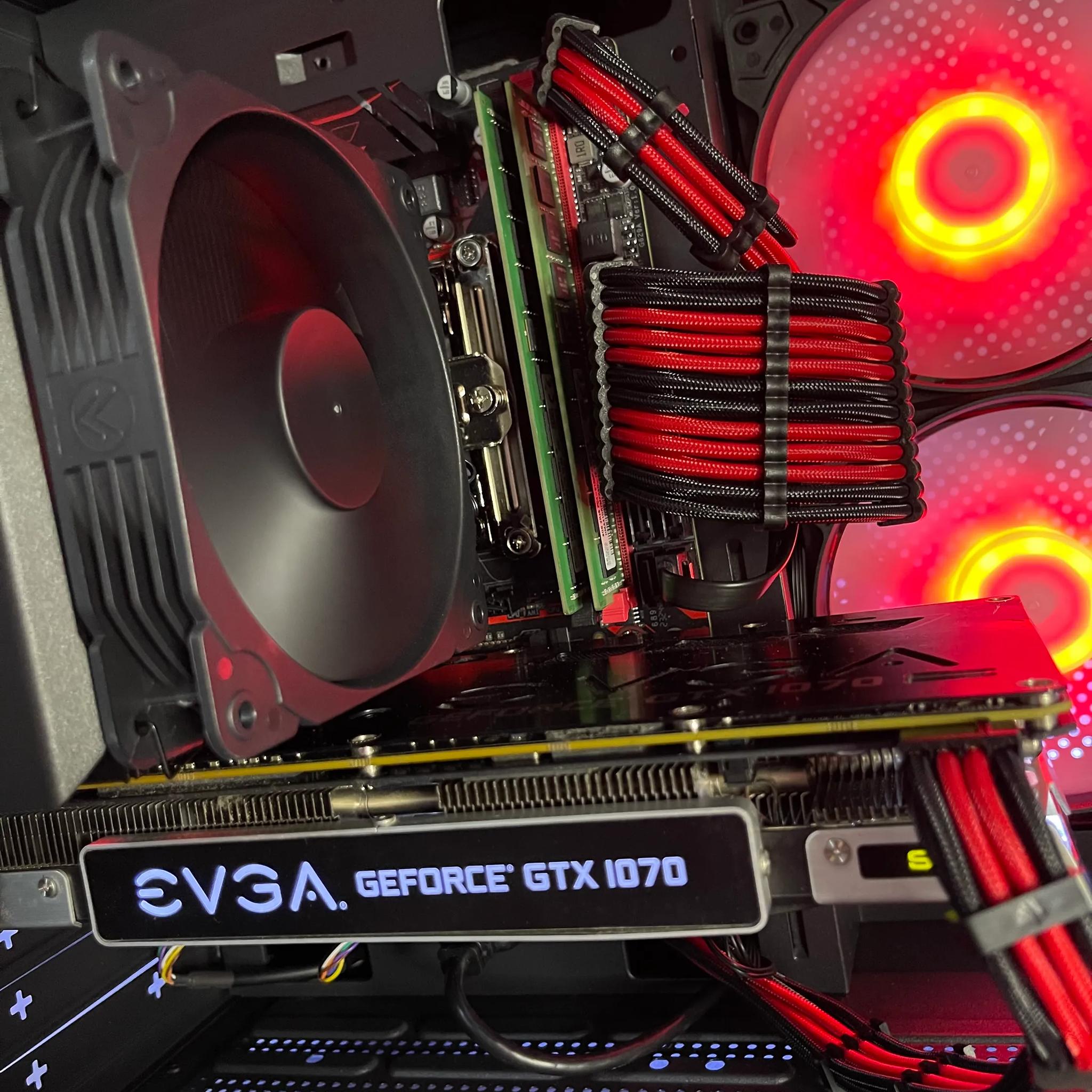 Red & Black 14C/28T Gaming PC (E5-2680 V4, 32GB RAM, GTX 1070, 512GB NVME/1TB HDD)