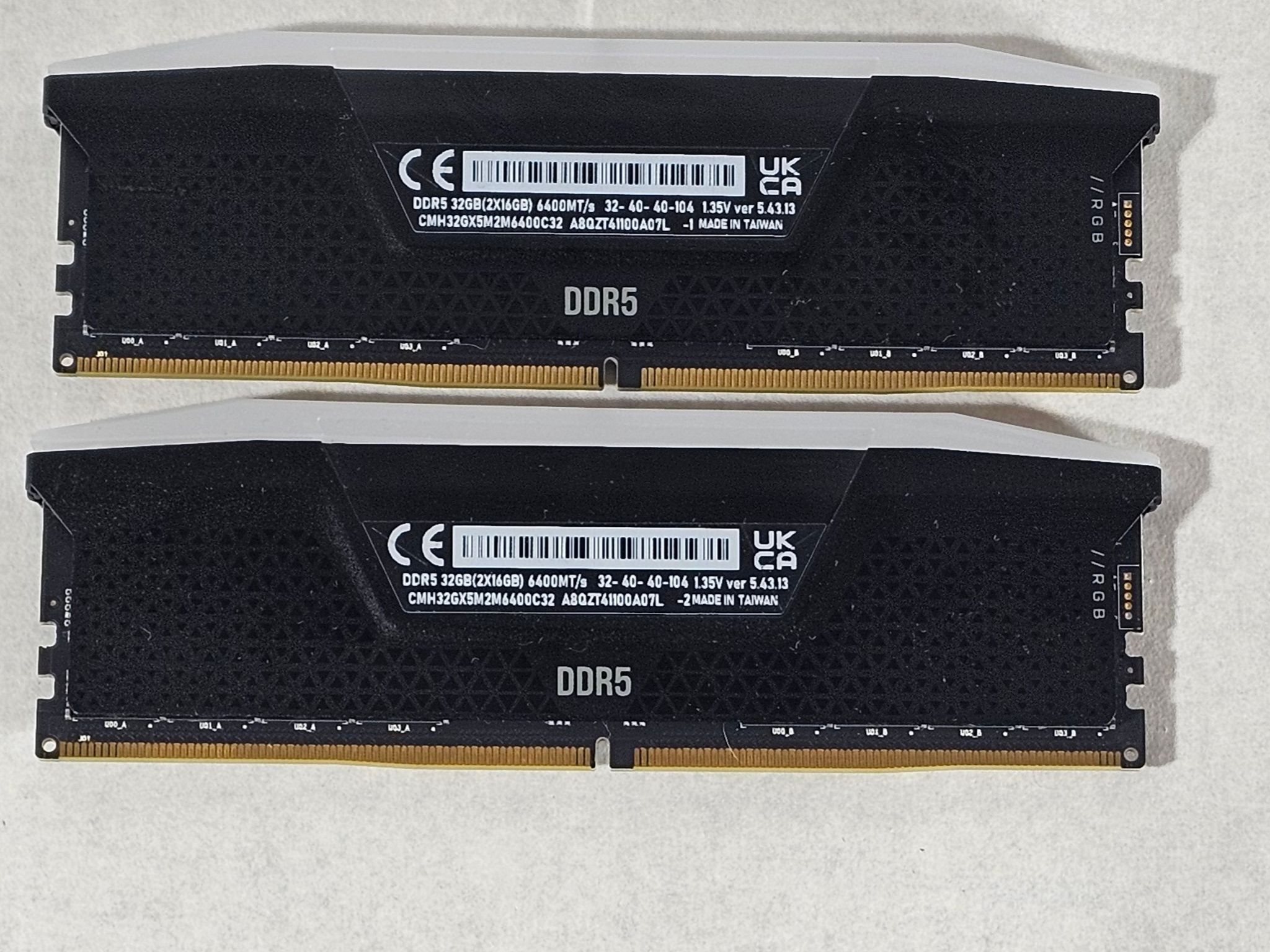 32GB DDR5 (2x16GB) RGB CL32 6400MT/s Corsair Vengeance