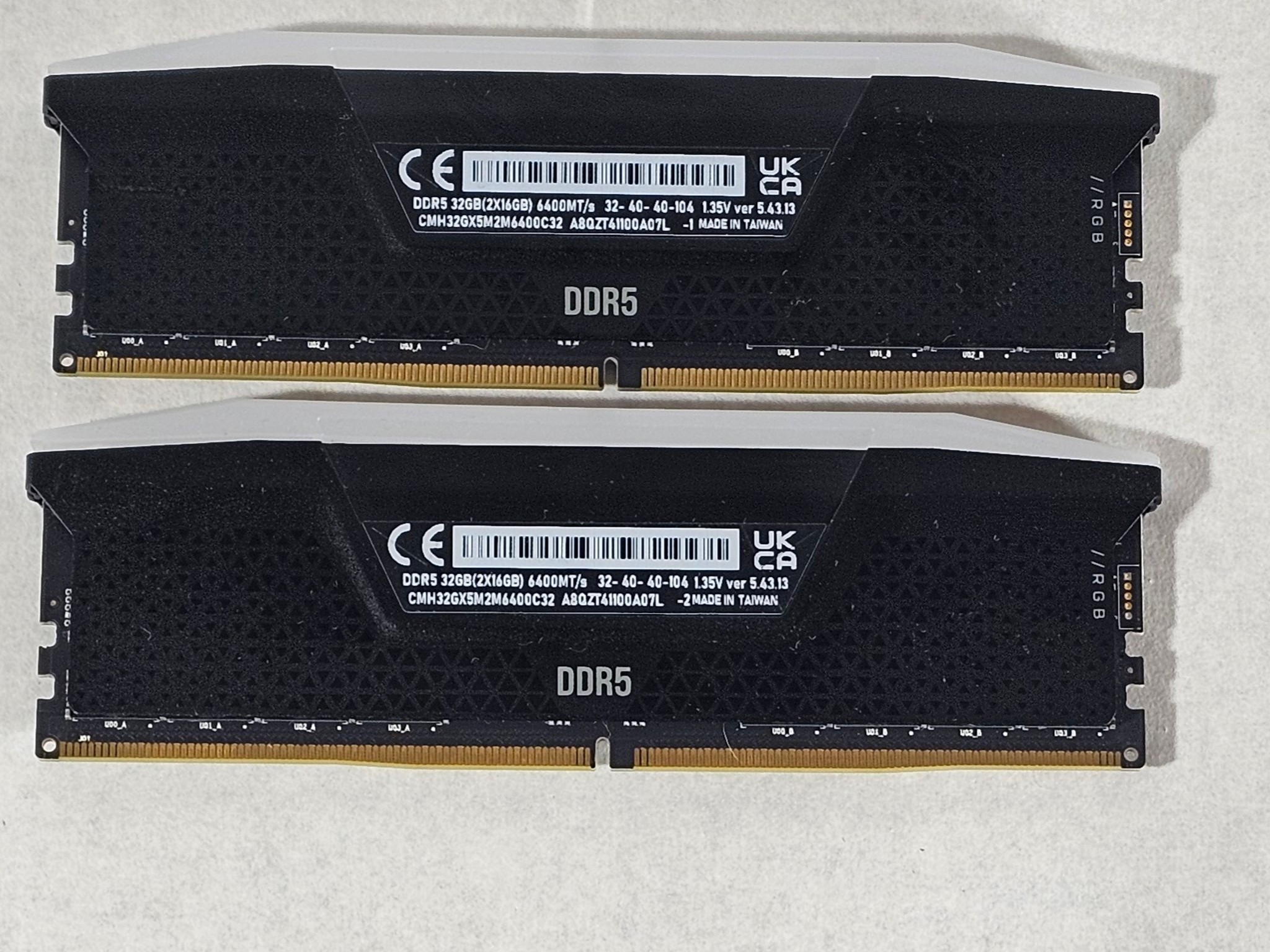 32GB DDR5 (2x16GB) RGB CL32 6400MT/s Corsair Vengeance