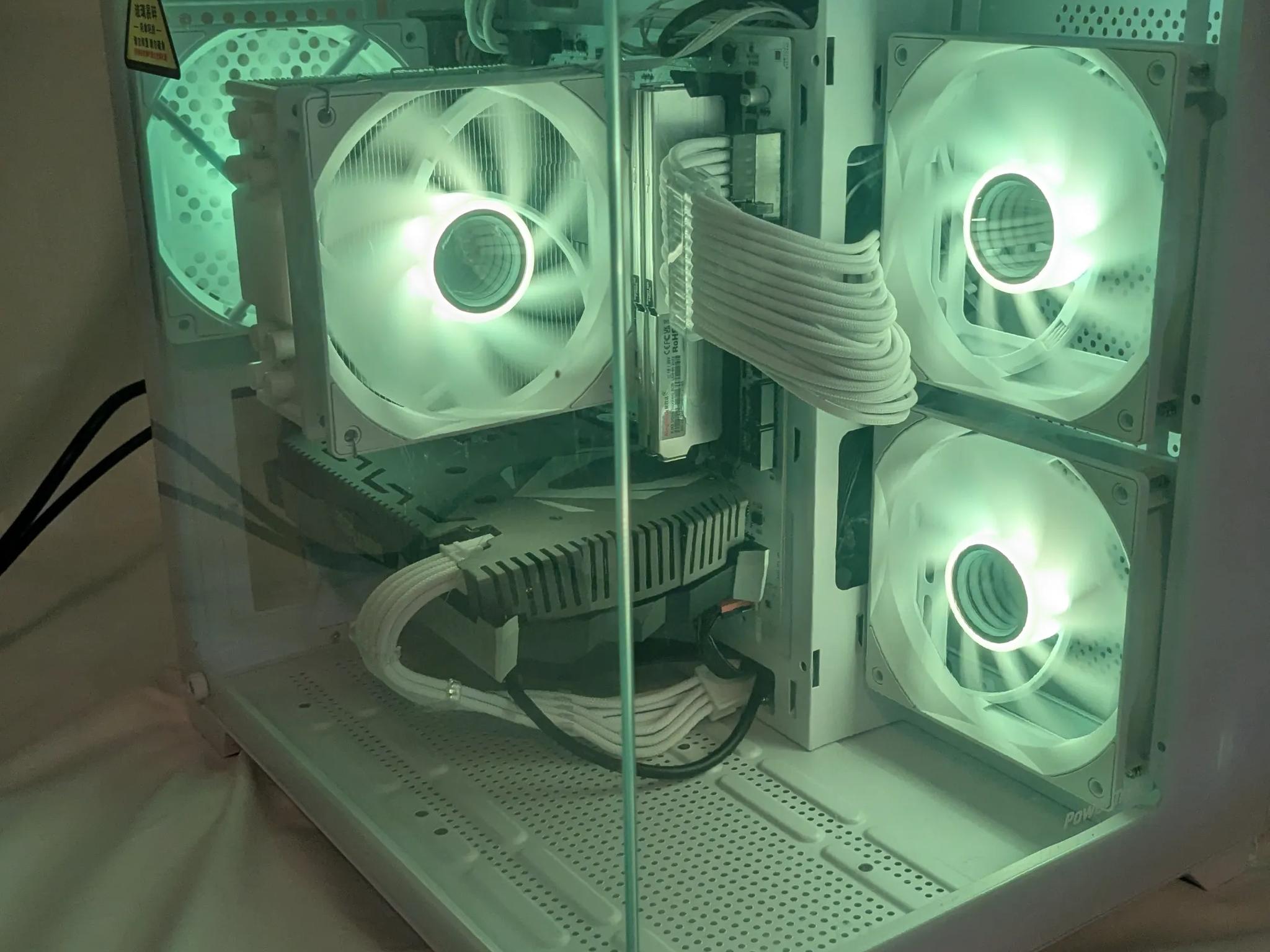 2060 SUPER | Ryzen 5 3600 |16 gb RAM | Windows 11 home