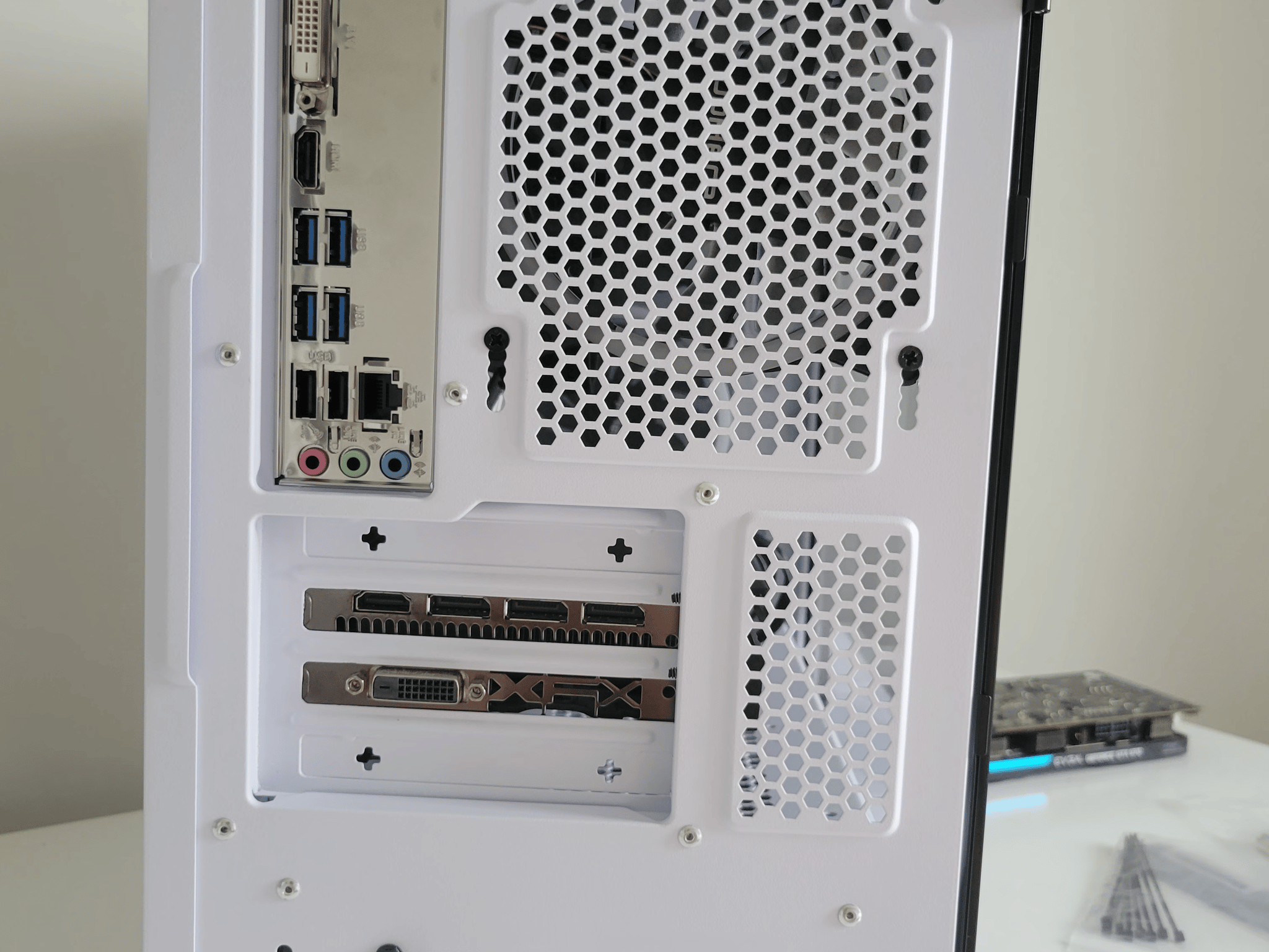 Newly Built Budget Gaming PC Ryzen 5 2600X / Rx 580