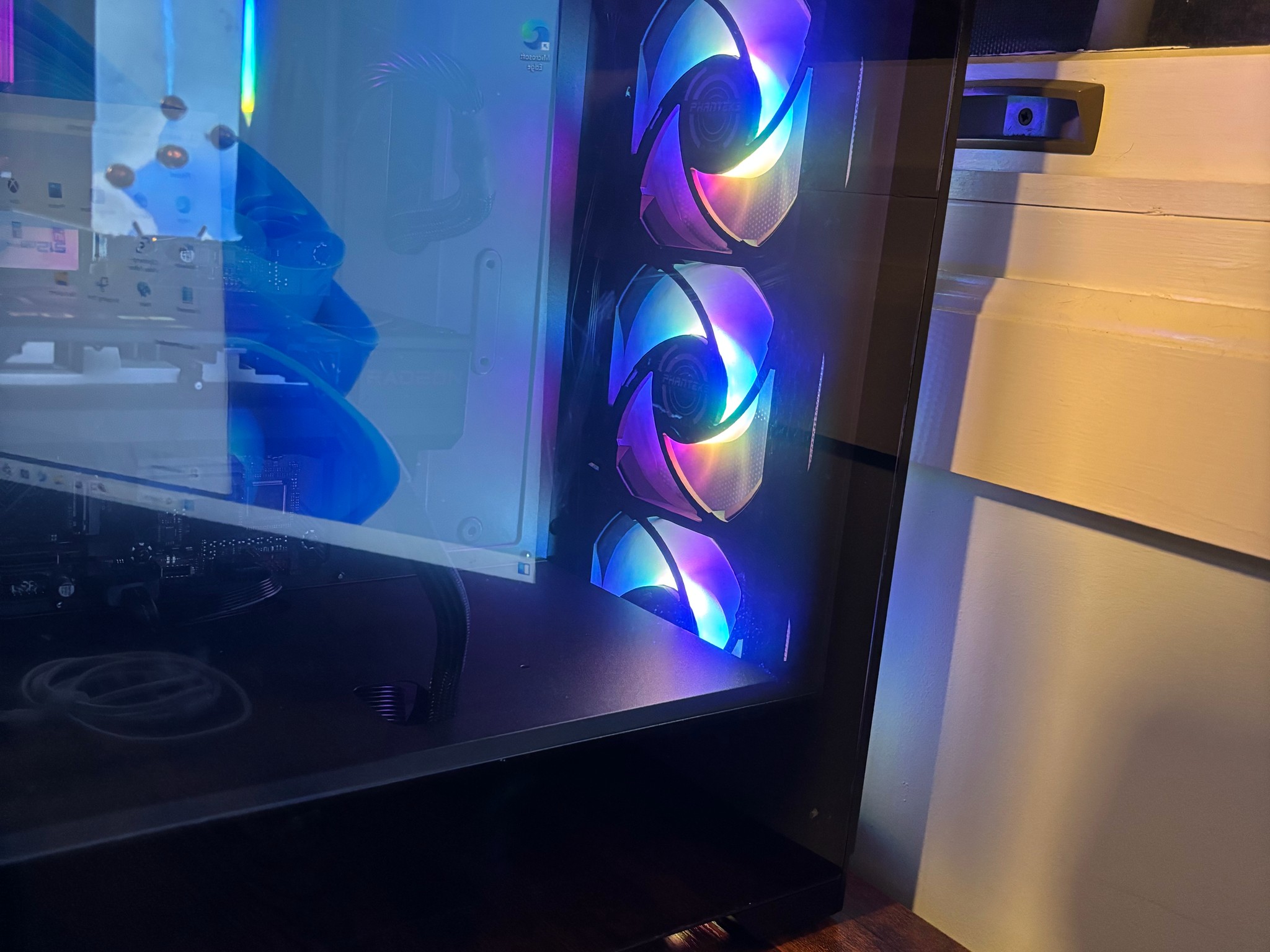 Ready-to-Play Gaming PC | RX 7600 8GB | Ryzen 5 | 16GB RAM | NVMe | WiFi 6 | Windows 11