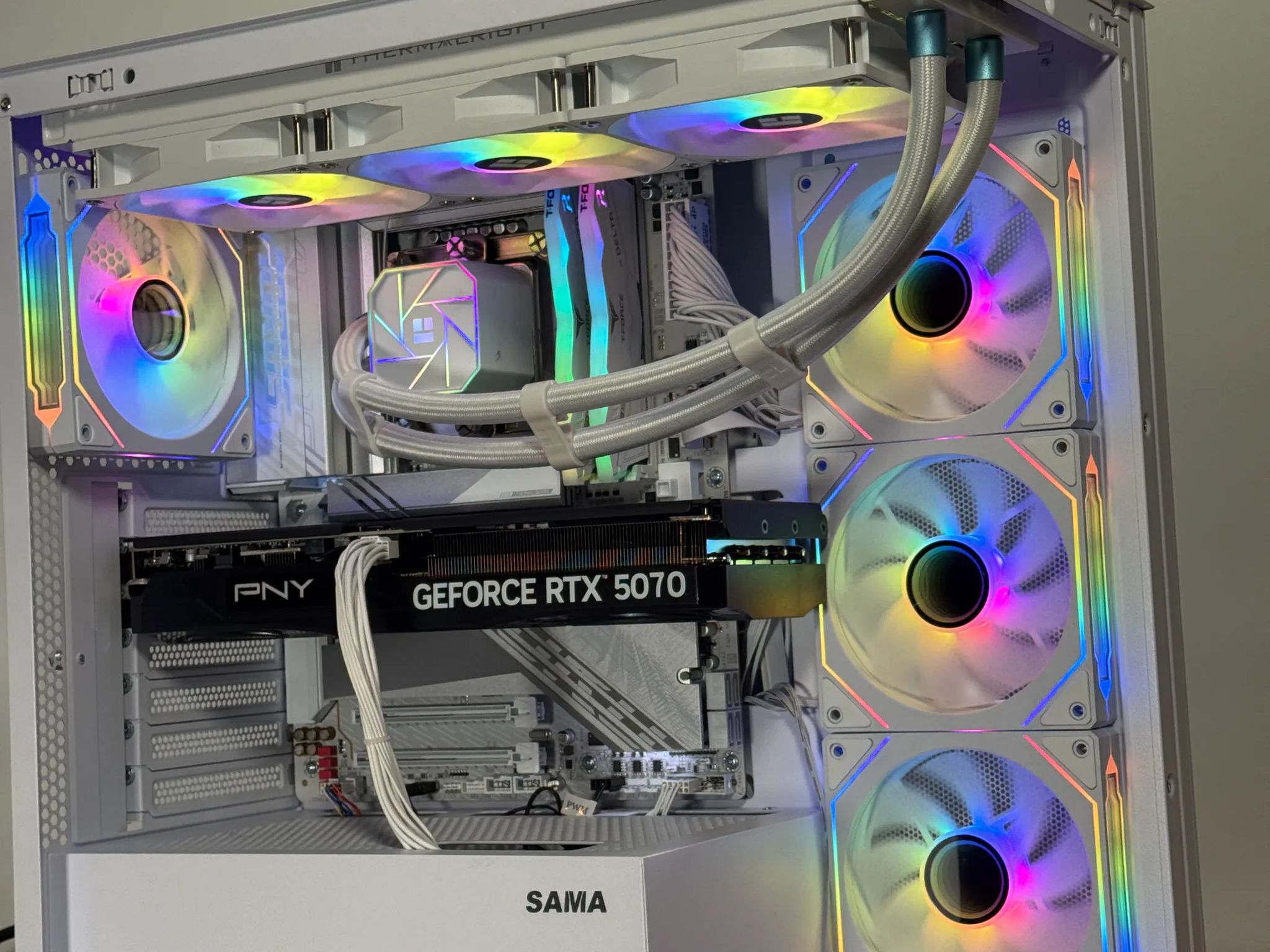 RTX 5070 Intel Core Ultra 7 265k Gaming PC
