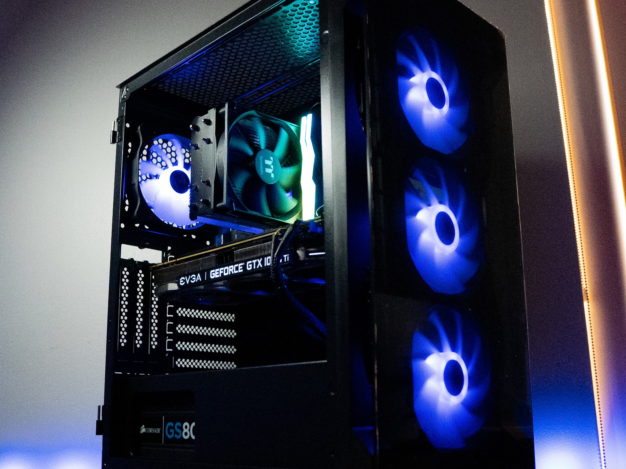 🌃🍬 | EVGA GTX 1080Ti 11GB | RYZEN 5 5600 | 16GB DDR4 RAM | 2TB | Night Candy