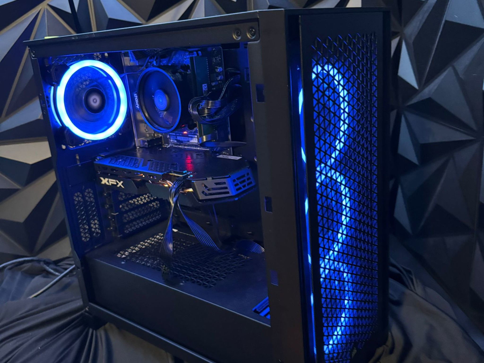 💸 Budget Baddie 2680 🔥 Ryzen 5 2600| RX 580 8 GB | 16 GB DDR44| 1 TB SSD