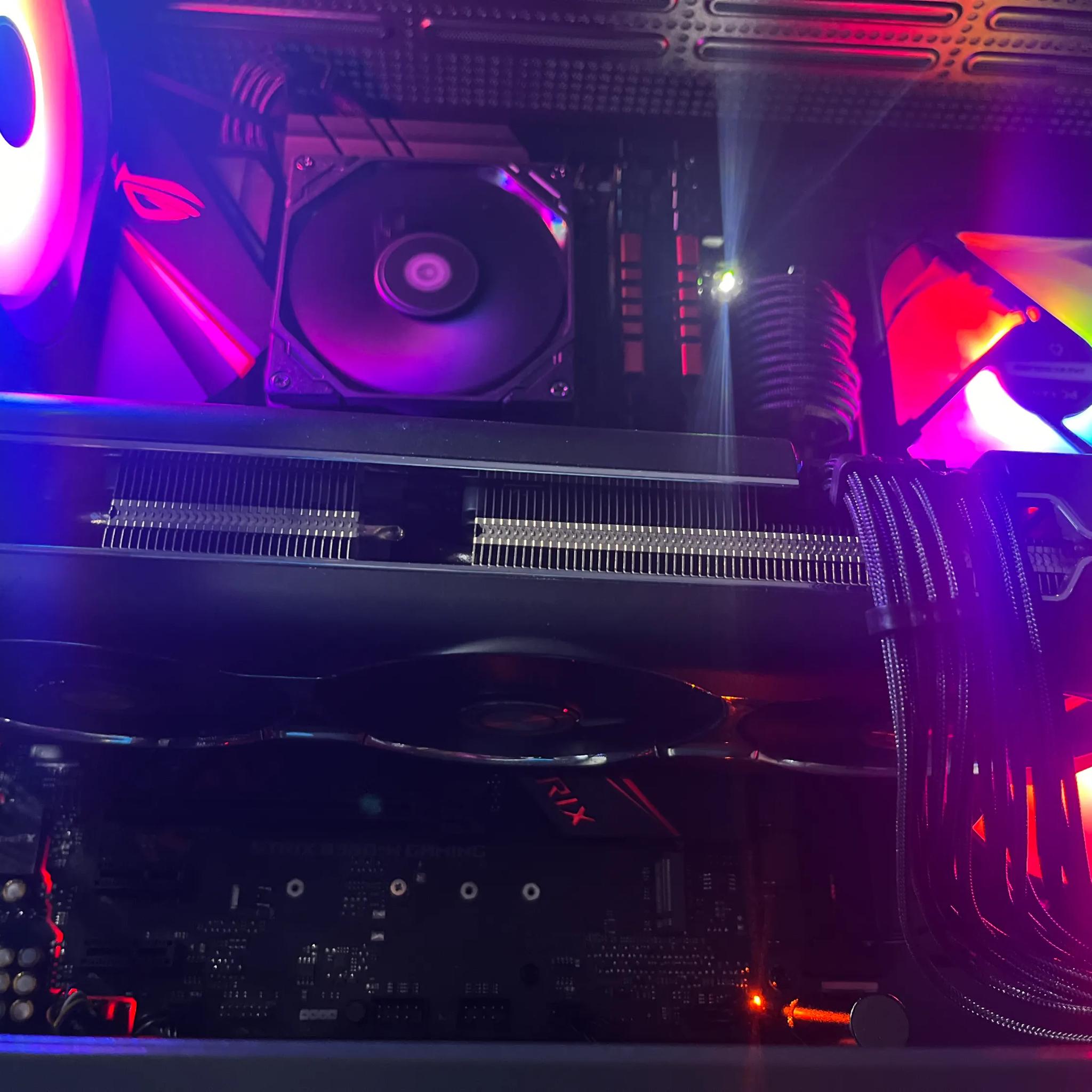 ON SALE BUDGET PC!! INTEL I5-8600K//RADEON RX 5700XT ULTRA THICC III