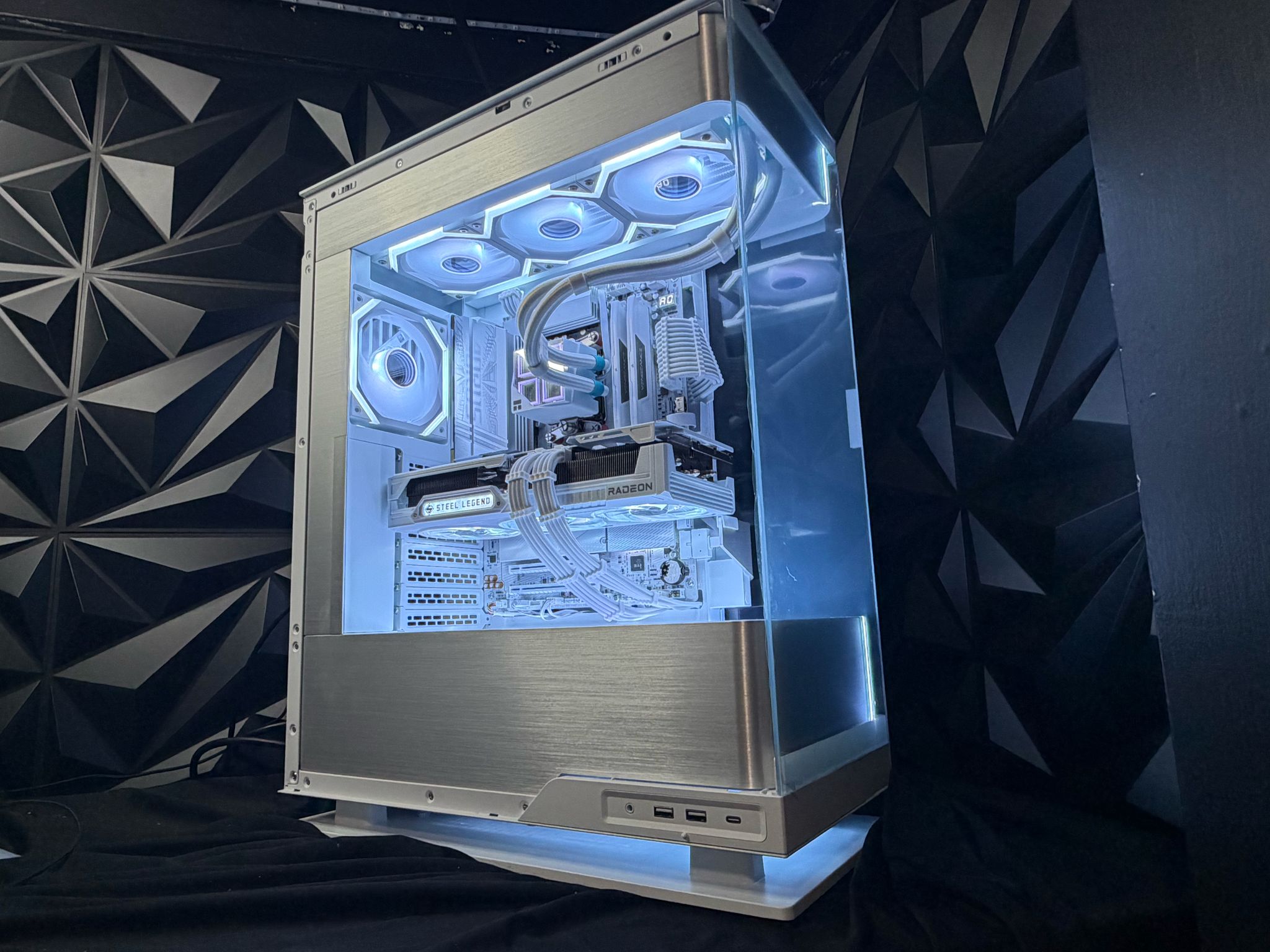 🥛❄️ ARCTIC MILK ❄️🥛👑 Ryzen 9 7900X| RX 9070XT| 32 GB DDR5| 2.75 TB NVMe| 850W PSU