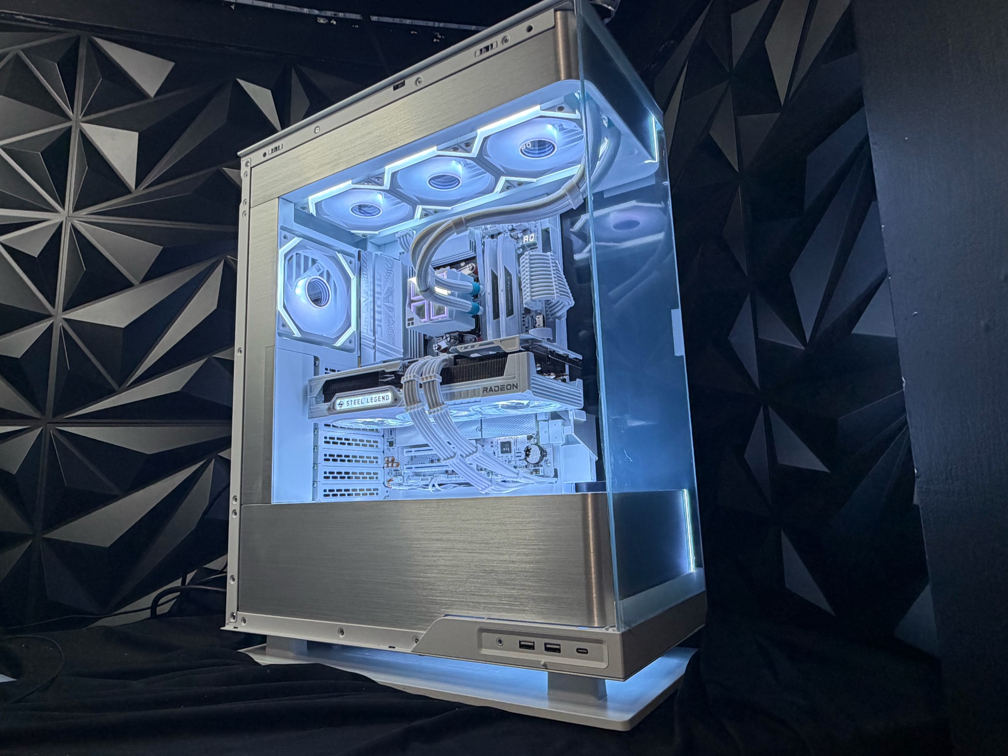 🥛❄️ ARCTIC MILK ❄️🥛👑 Ryzen 9 7900X| RX 9070XT| 32 GB DDR5| 2.75 TB NVMe| 850W PSU