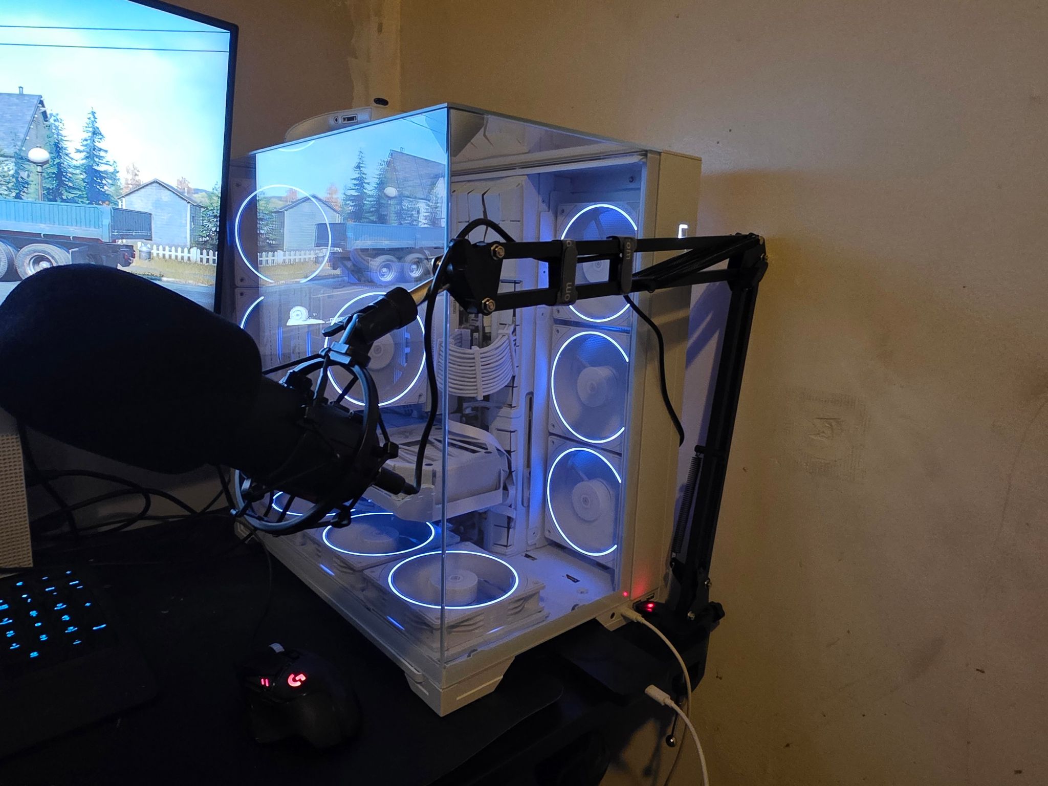 Radeon RX 9070 XT Custom Gaming PC - Ryzen 5 9600X