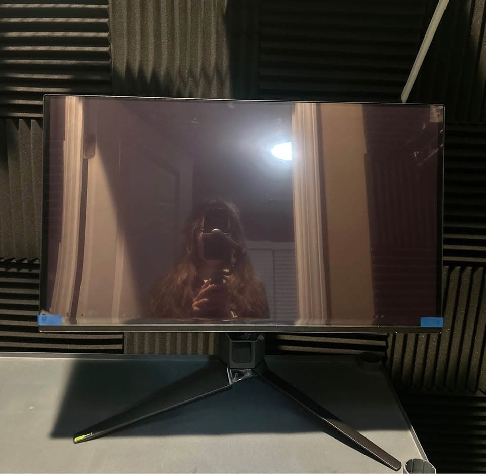 ASUS ROG QD-OLED 27" 4K (3840x2160) 240Hz Gaming Monitor PG27UCDM (Total Time Used less than 3 Days)