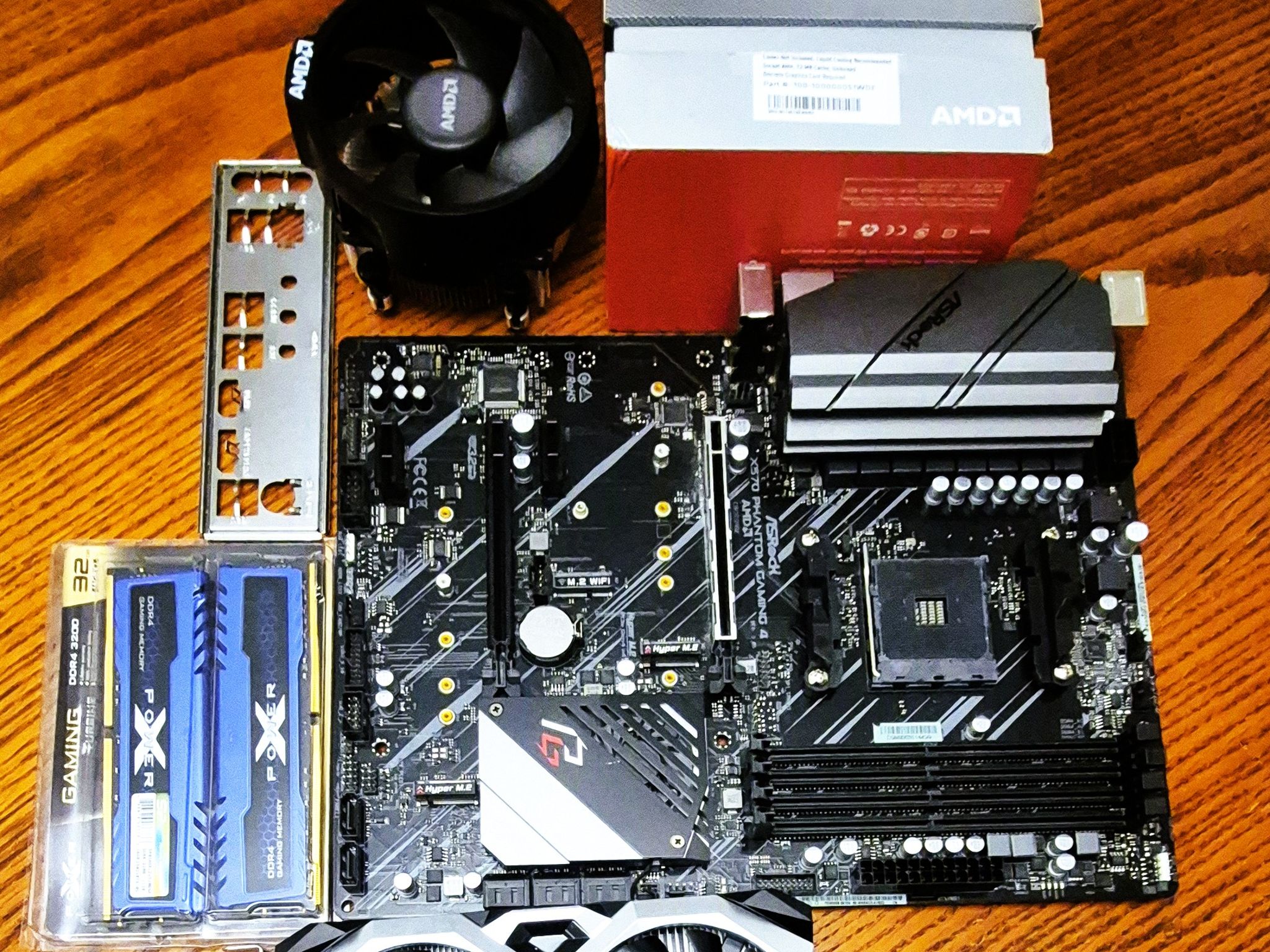 Combo ASRock X570 Phantom Gaming 4, AMD Ryzen 9 3950X CPU, 32GB XPX Gaming RAM, MSI GTX 1650 4GB GPU