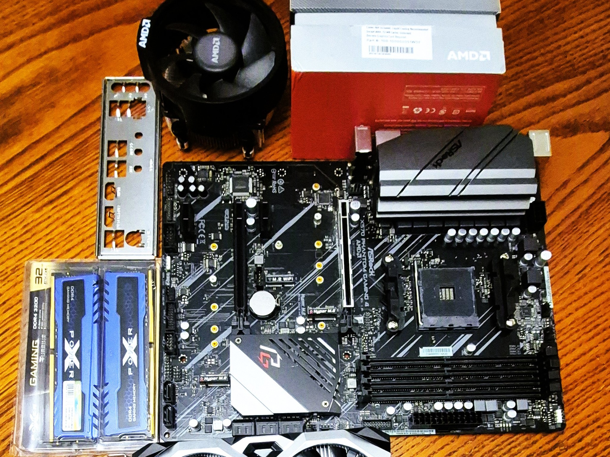 Combo ASRock X570 Phantom Gaming 4, AMD Ryzen 9 3950X CPU, 32GB XPX Gaming RAM, MSI GTX 1650 4GB GPU