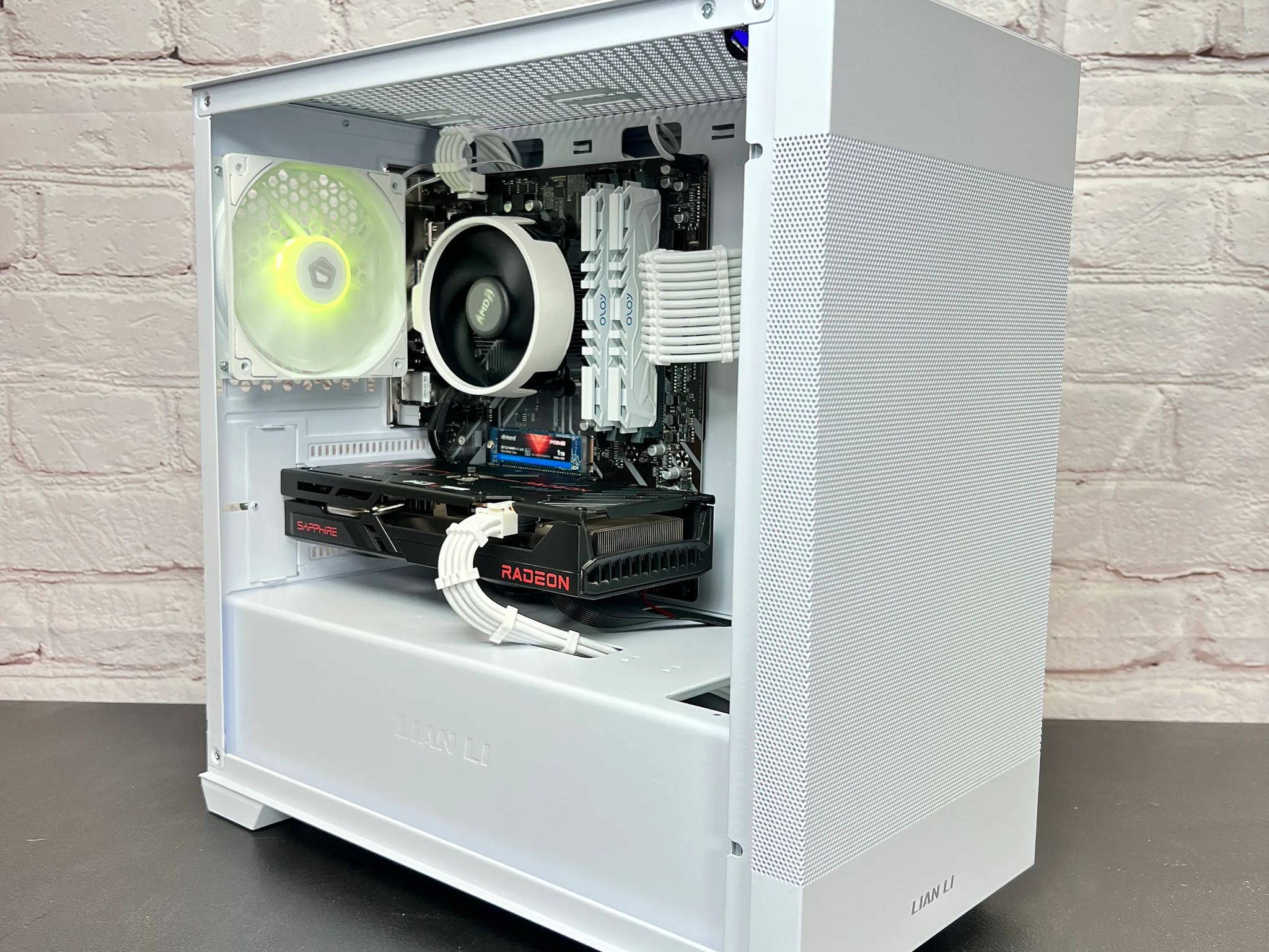RX 6600 XT Ryzen 5 3600 16GB RAM 1TB M.2 Wifi/BT Win 10 Gaming PC