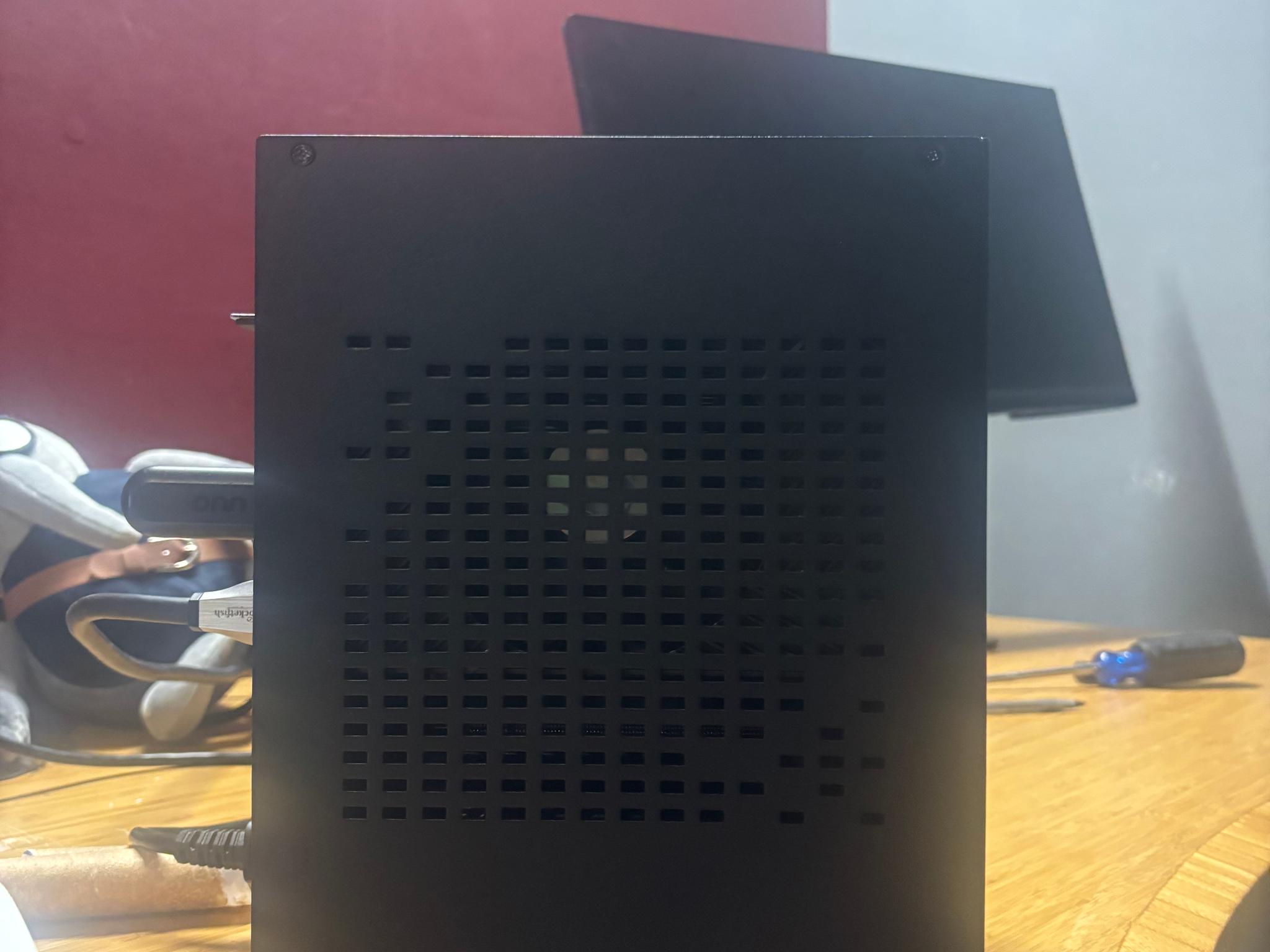 SFF GAMING PC RYZEN 7 7800X3D RTX 5060, 16GB RAM, 1TB NVMe SSD