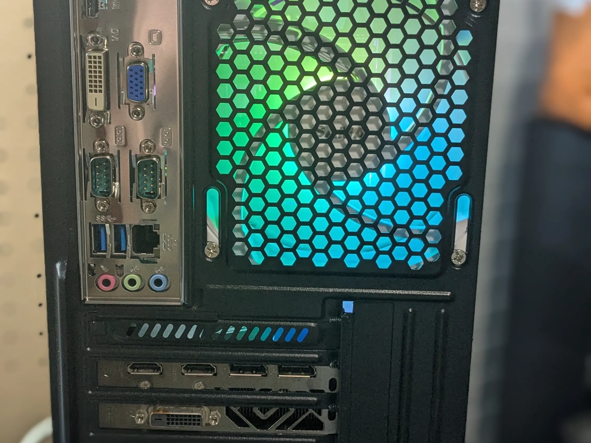 100 FPS Fortnite | 180 Day Warranty | i5-4590 , 16GB RAM, 480GB SSD, RX 570 4GB, RGB, Wifi, Win10