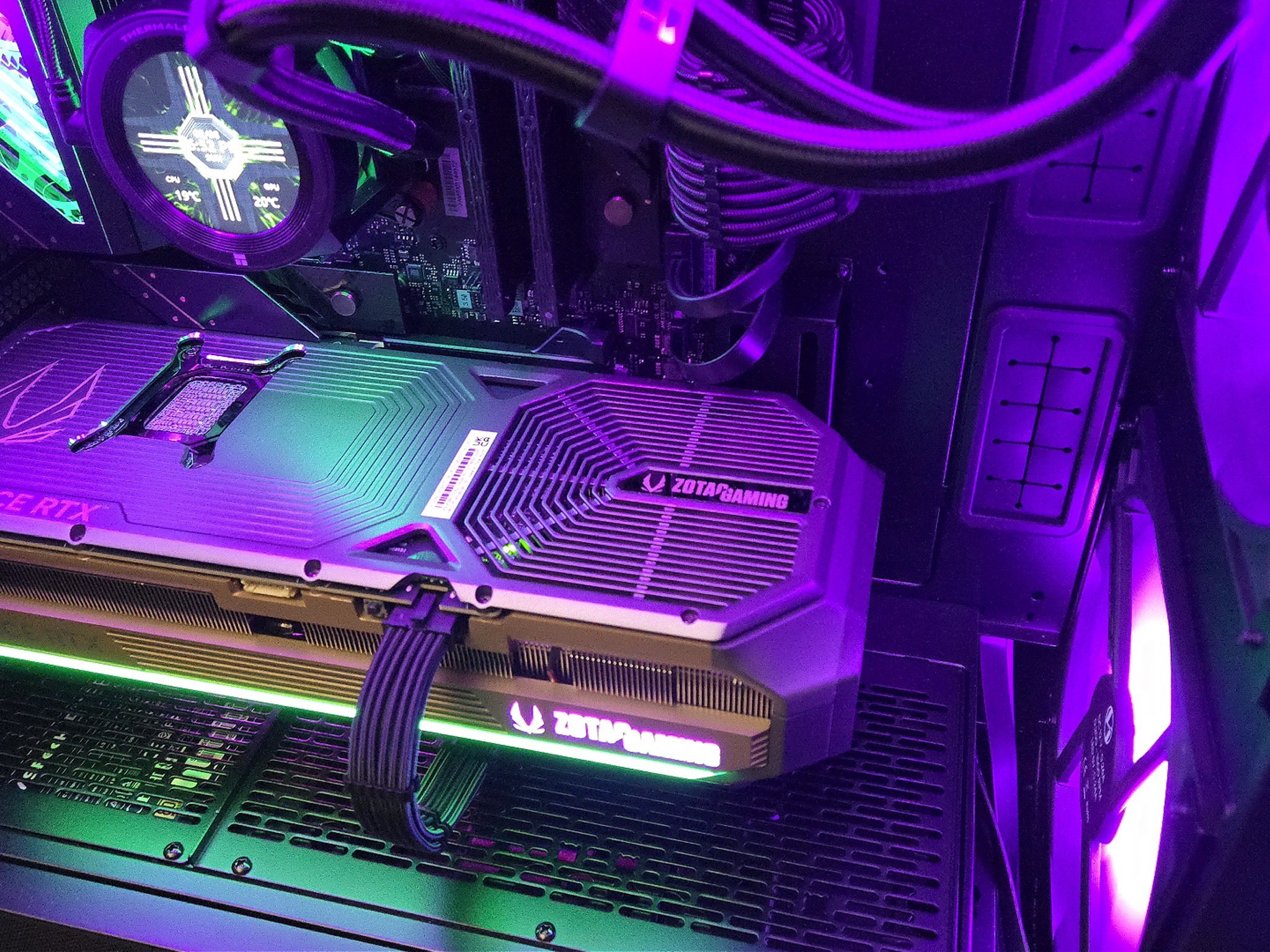 Ryzen 7 9850X3D - RTX 5080 - 32GB DDR5 6400 - 2TB Samsung NVMe - X870E Taichi