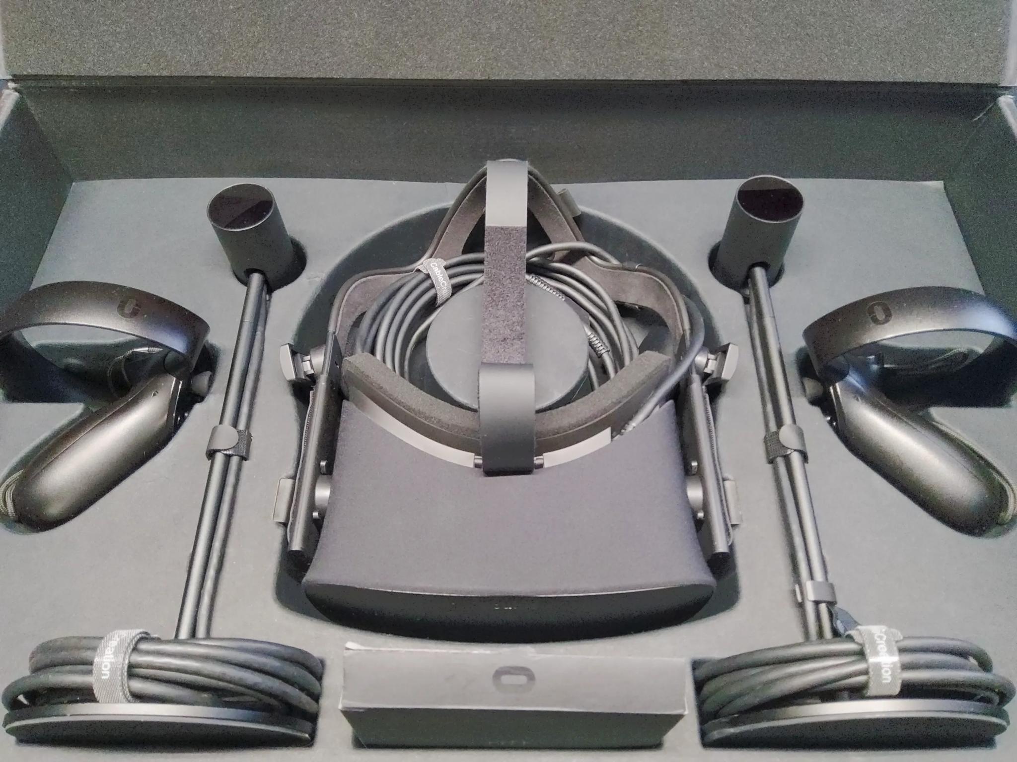 Oculus Rift Bundle 2 Touch controllers 2 Tracking Sensors with Original Box