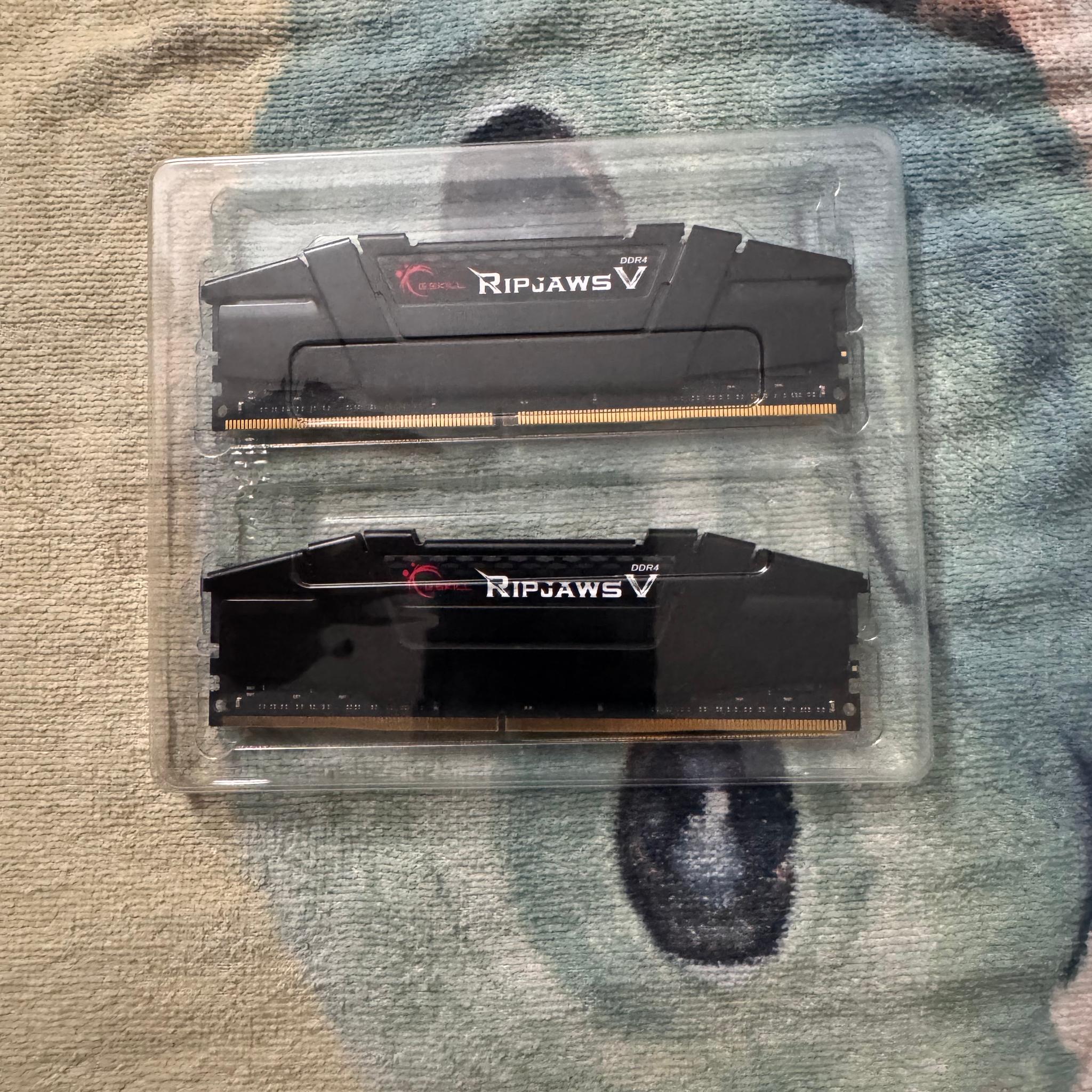 G.Skill Ripjaws V 32GB DDR4 RAM kit (2x16GB)