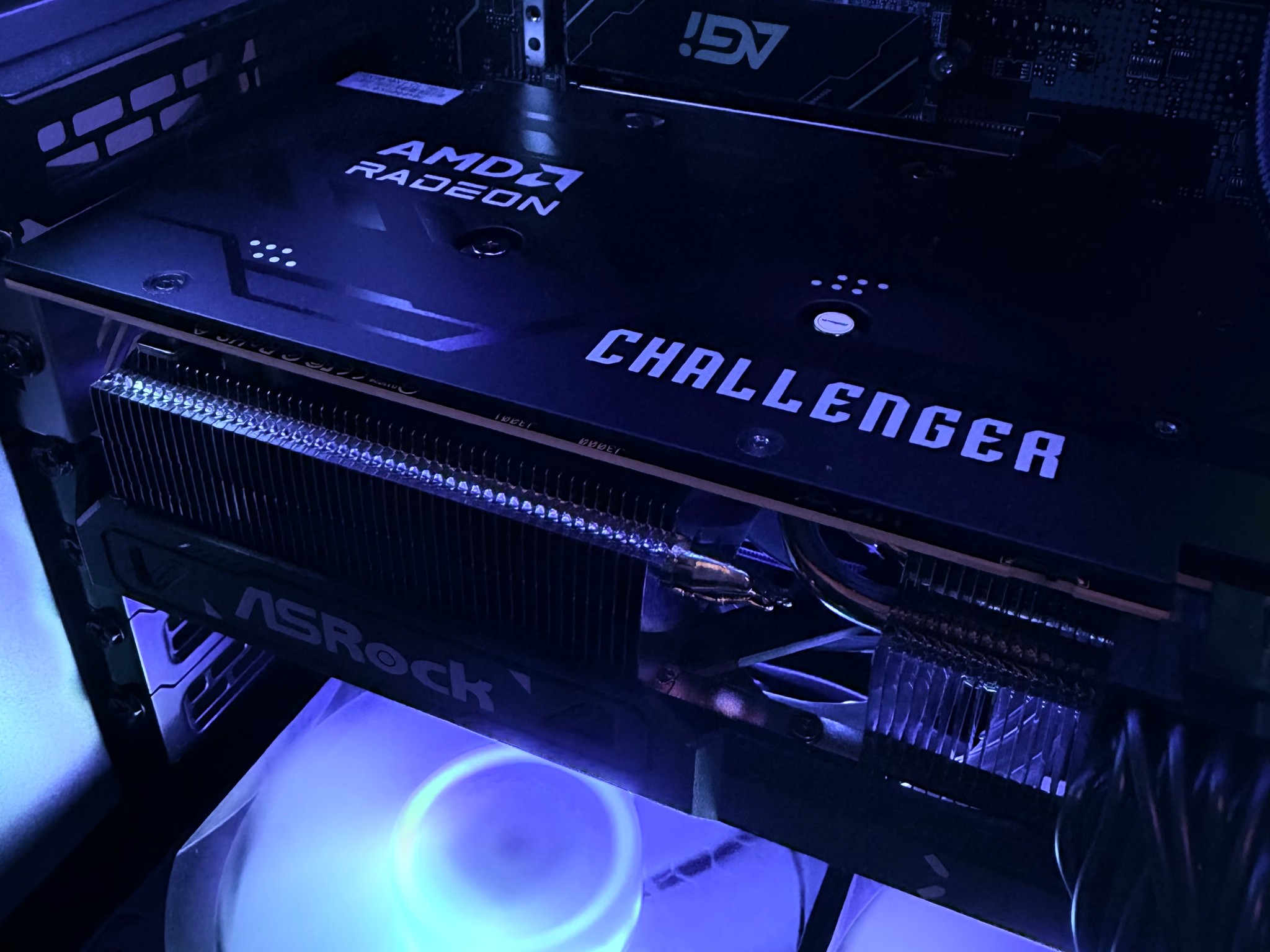 🩶🐍"Silver Serpent"🐍🩶| 1440p/4k Gaming | RX 9070XT | Ryzen 7 7800x3d | 32gb DDR5 | 2tb SSD | WiFi