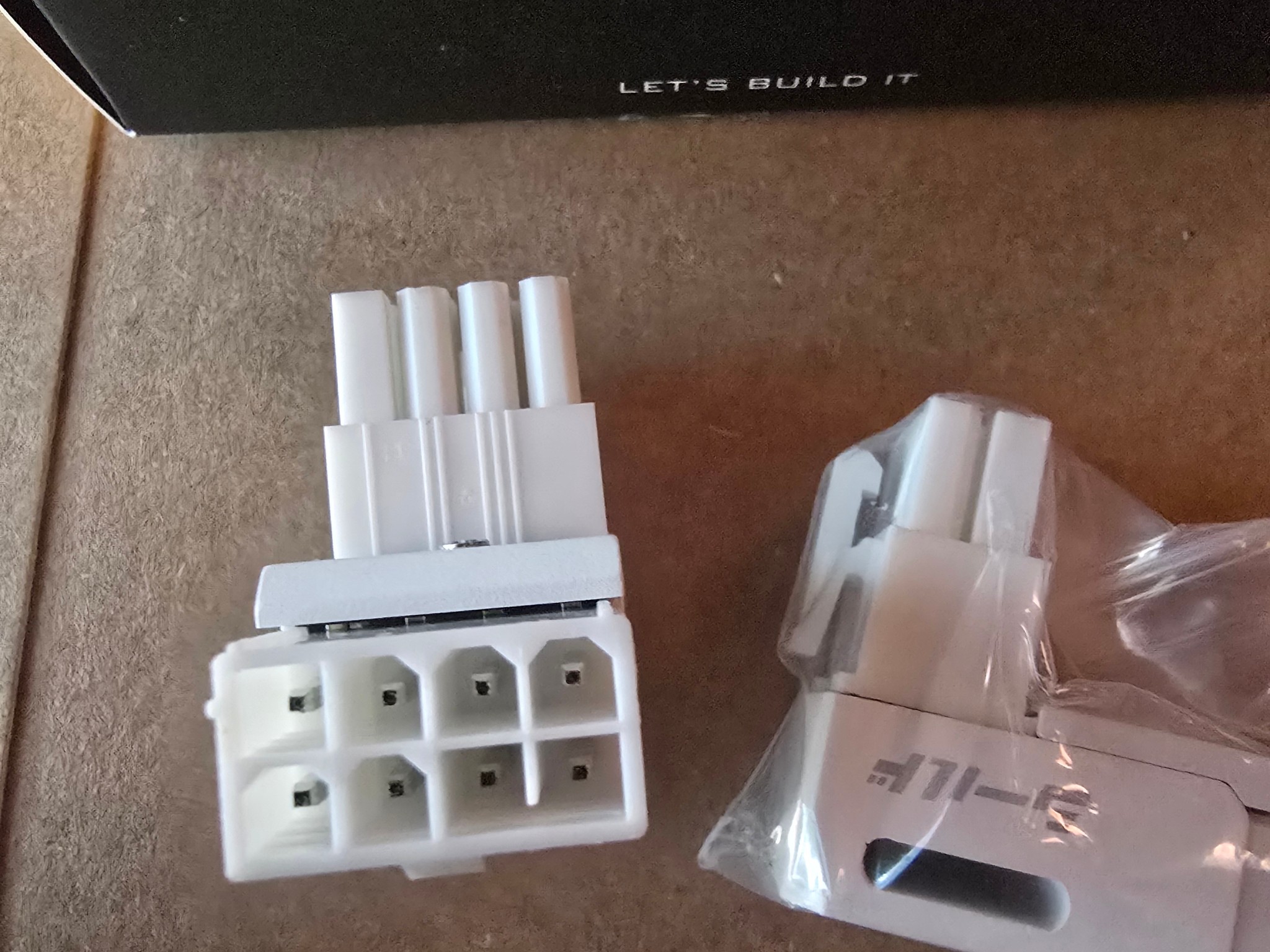 8-Pin PCIe GPU Power Adapter 90-Degree Angled Connector Aluminum White RVS 2 pack