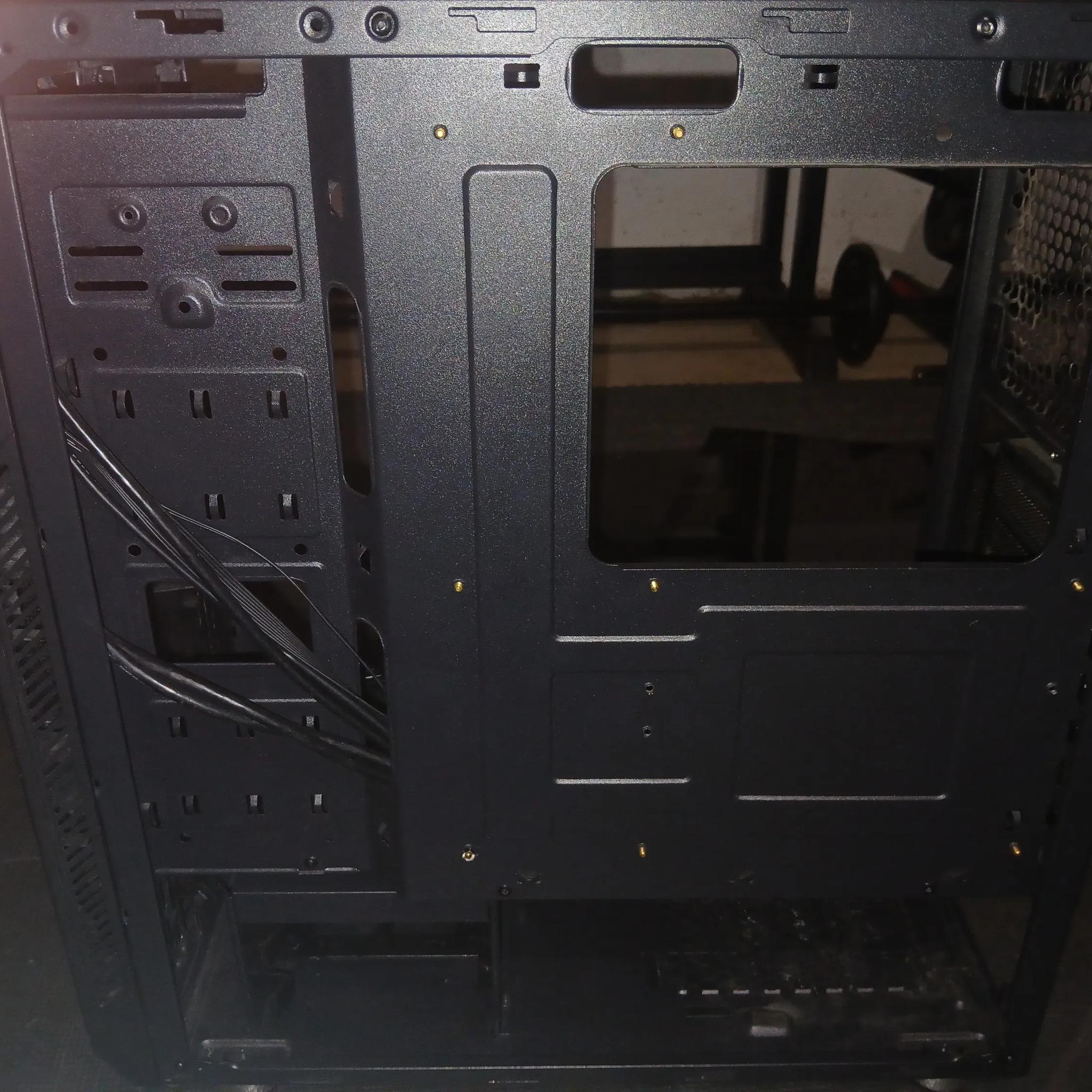 Rosewill ATX Mid Tower Gaming PC Computer Case Spectra D100