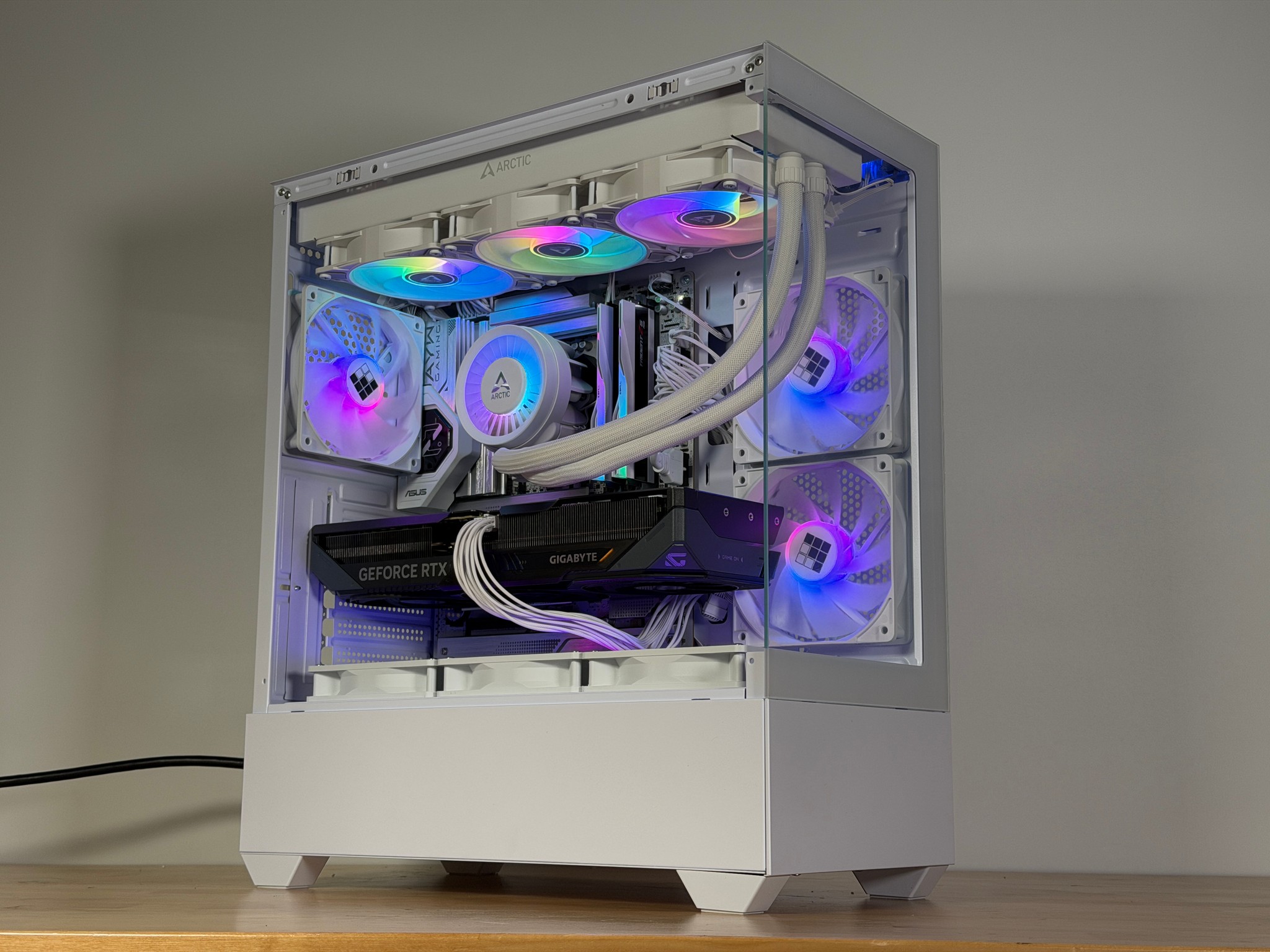 RTX 5070 Intel Core Ultra 7 265k Gaming PC