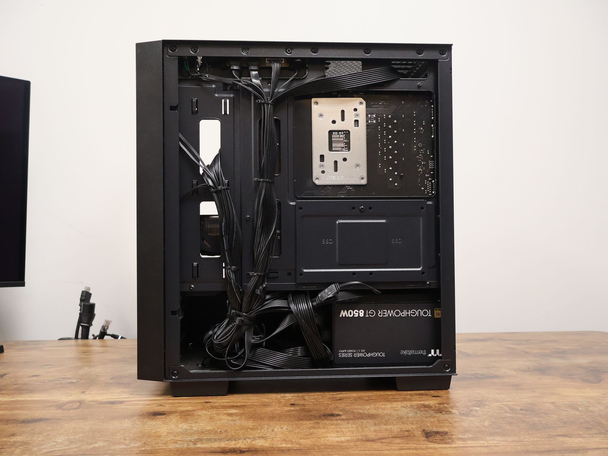 RTX 5070 Ti Gaming PC – Ryzen 9 7900 | 32GB DDR5 6000MHz | 2TB Gen4 M.2 | 1440p / 4K Gaming