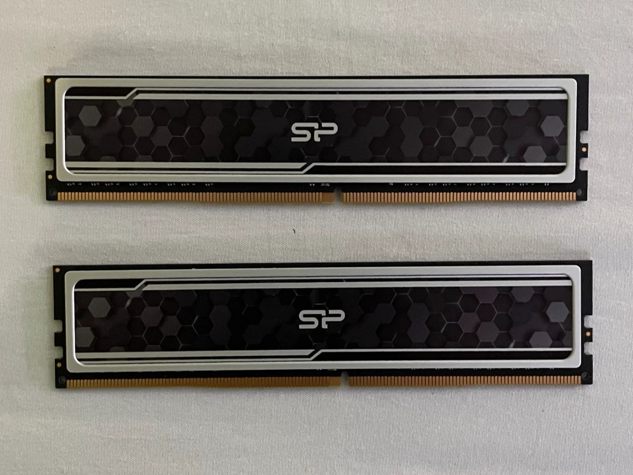 Silicon Power 16GB (2x8GB) DDR4 3200MHz Gaming RAM Desktop UDIMM w/ Heatsink