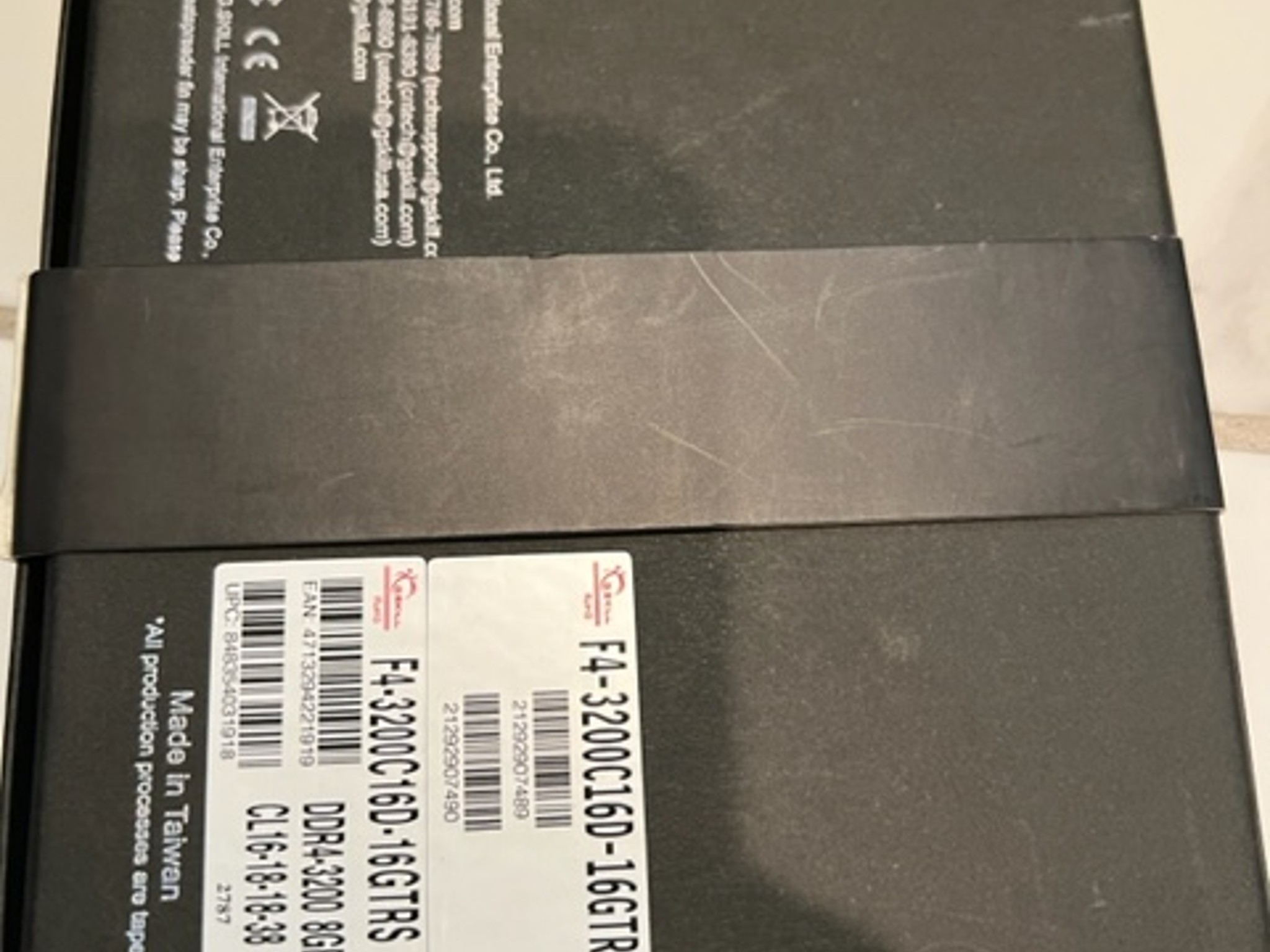 G.Skill Trident Z Royal RGB 16GB (2 x 8GB) DDR4-3200 PC4-25600 CL16 Dual-Channel Desktop Memory Kit