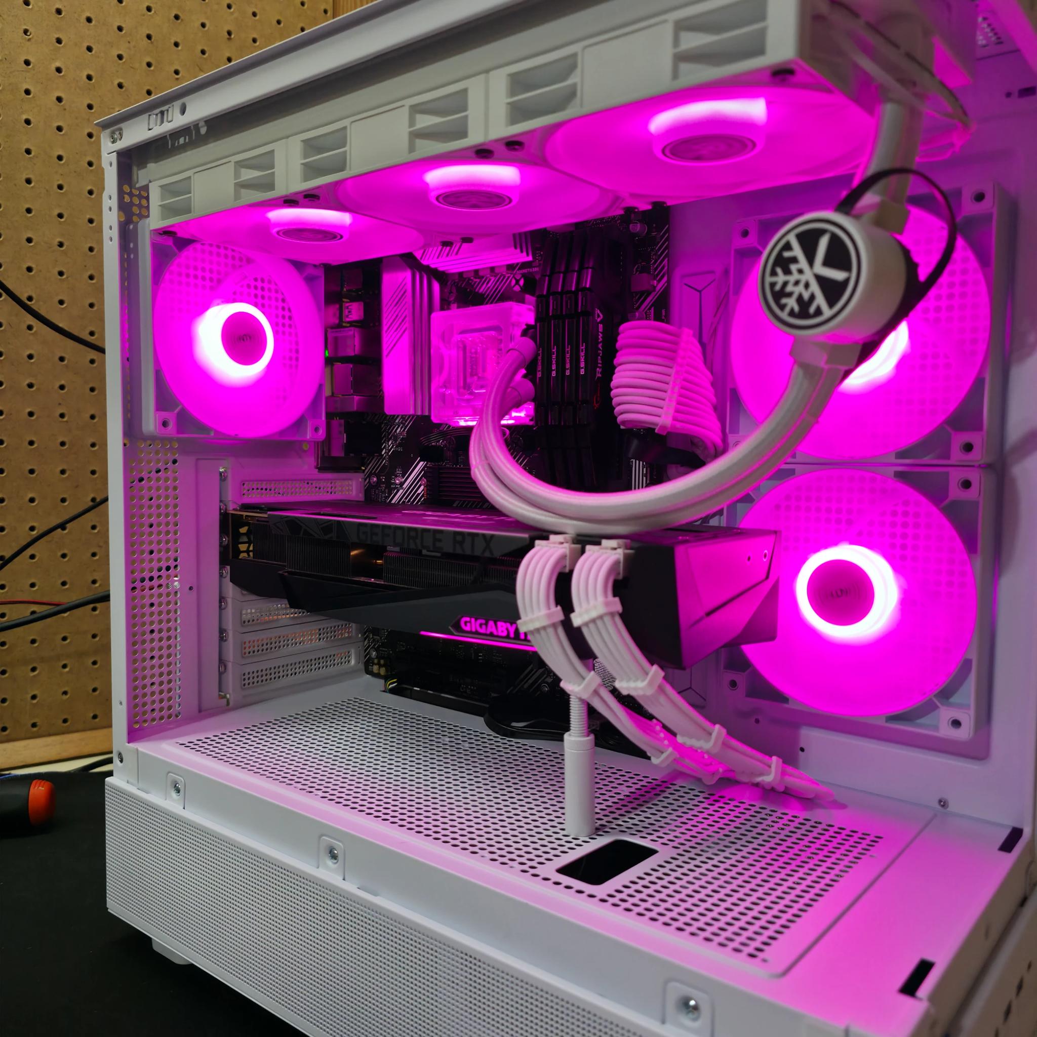 X3D Whiteout | RTX 3080 | 5600x3D | 16GB DDR4 | 1TB NVME