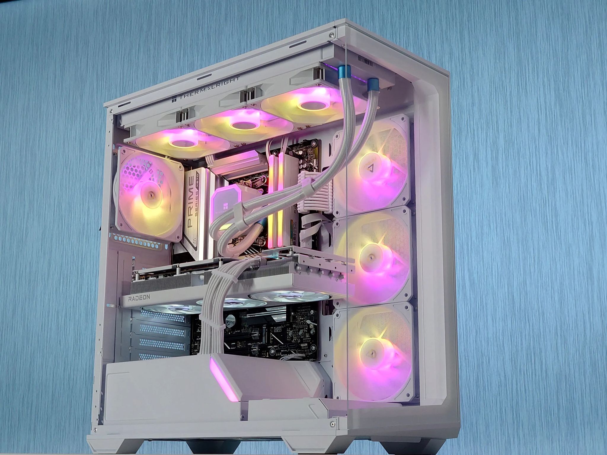 🧊❄️Icy Frost  Gaming PC🌬️AMD RX 7800 XT 16GB❄️AMD Ryzen 7 7700❄️32GB DDR5❄️1TB NVME