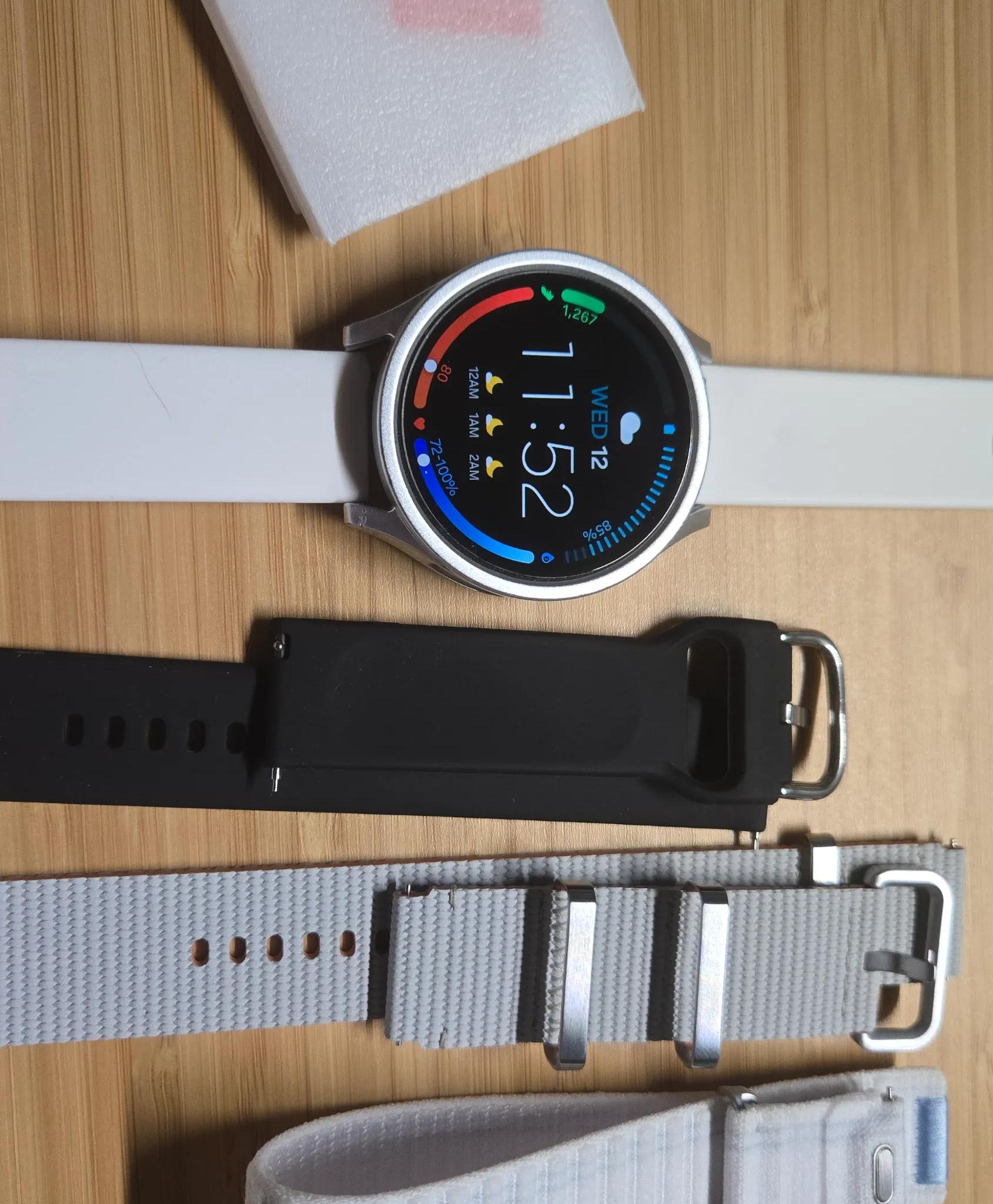 Samsung Galaxy Watch 7 44mm w/ several bands & screen protector